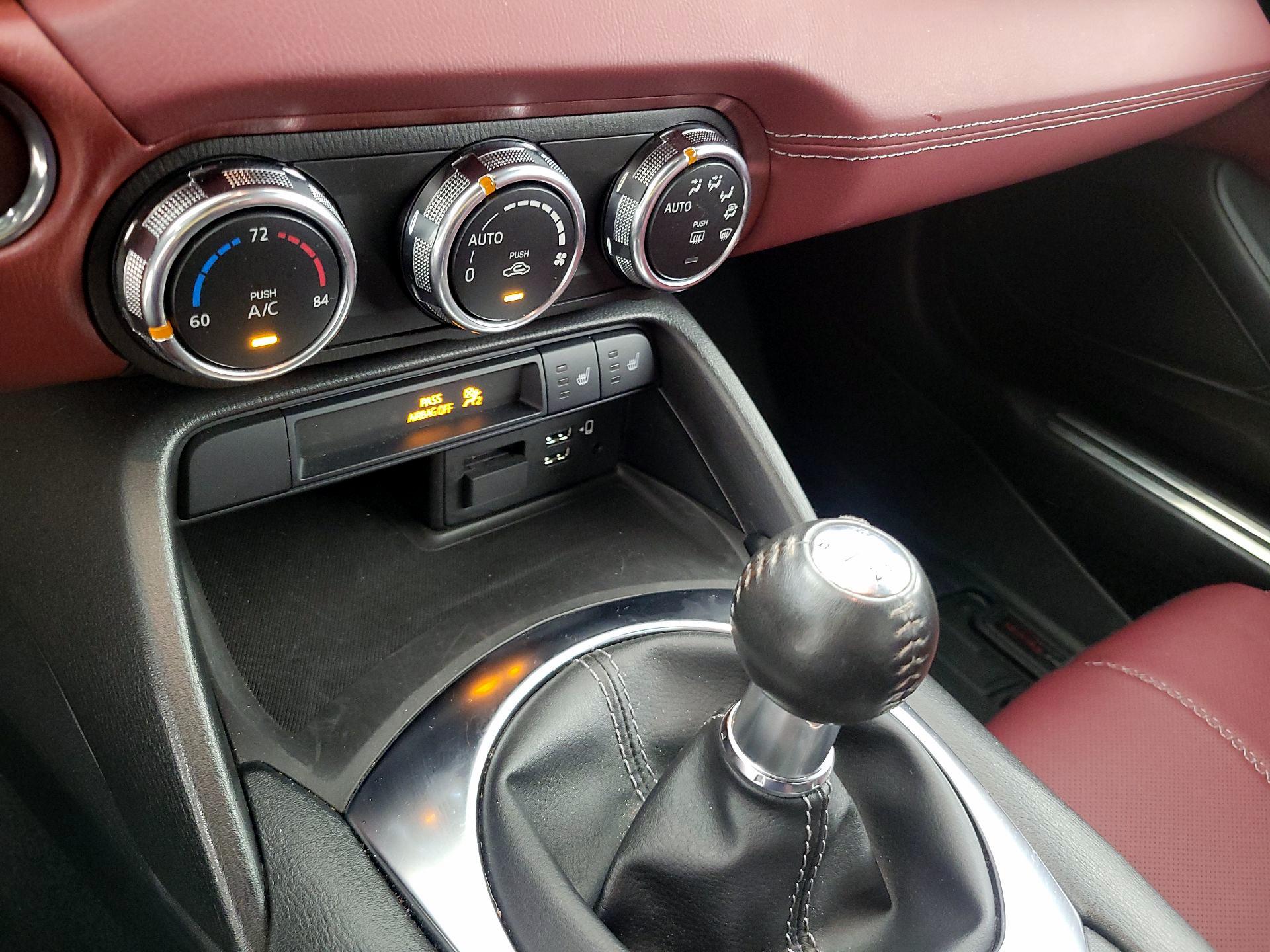 Thumbnail: 2020 Mazda MX-5 Miata - 16