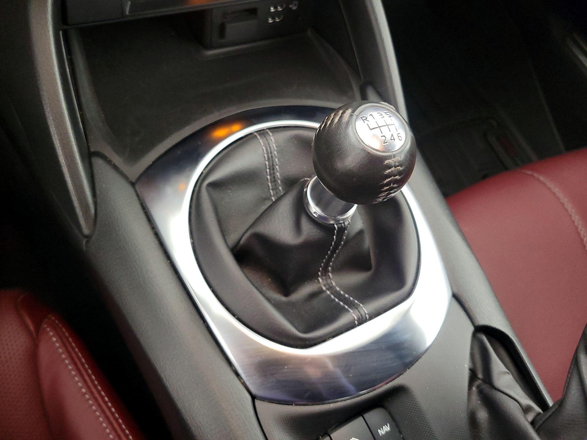 Thumbnail: 2020 Mazda MX-5 Miata - 17