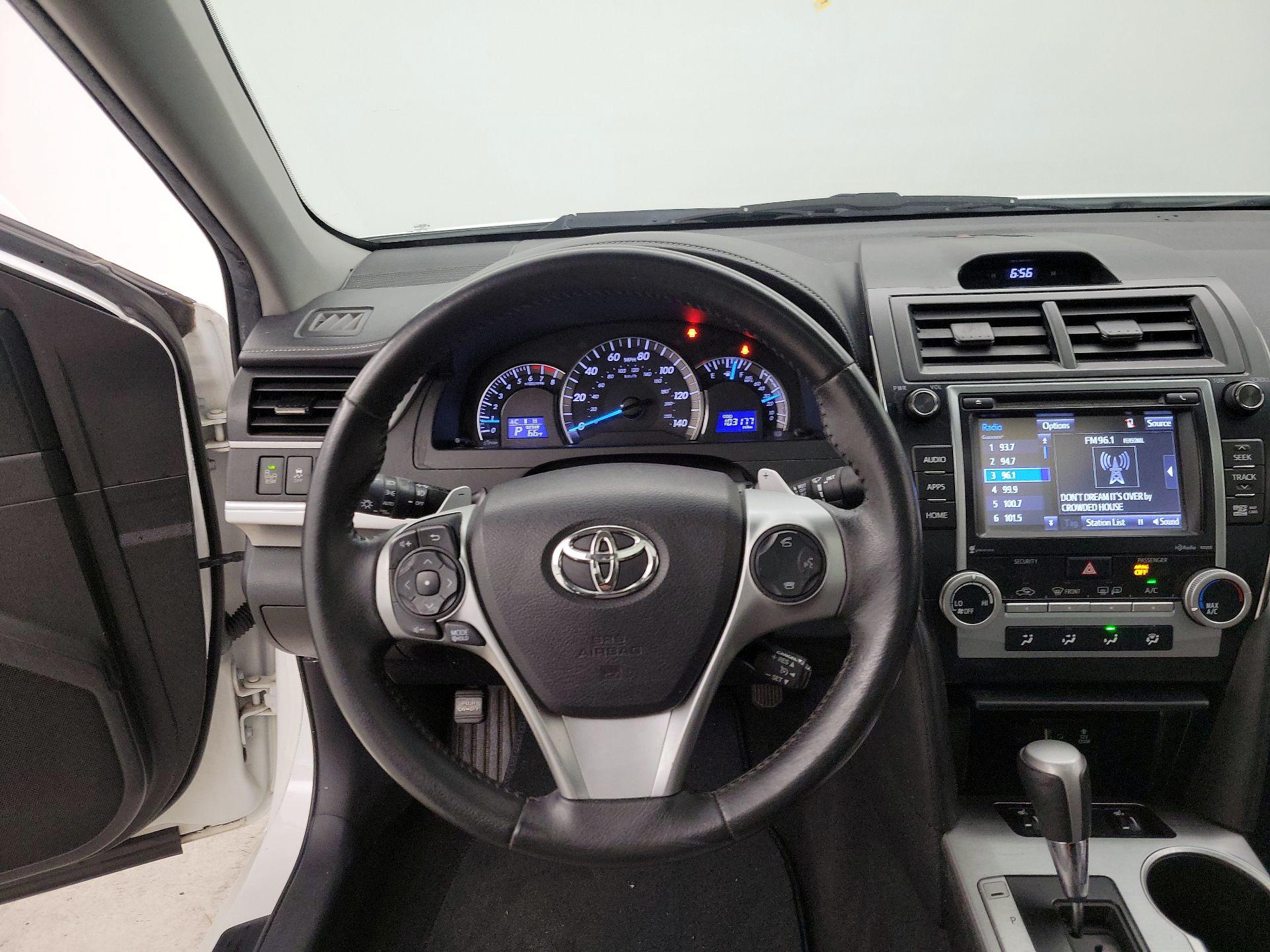 Thumbnail: 2014 Toyota Camry - 10