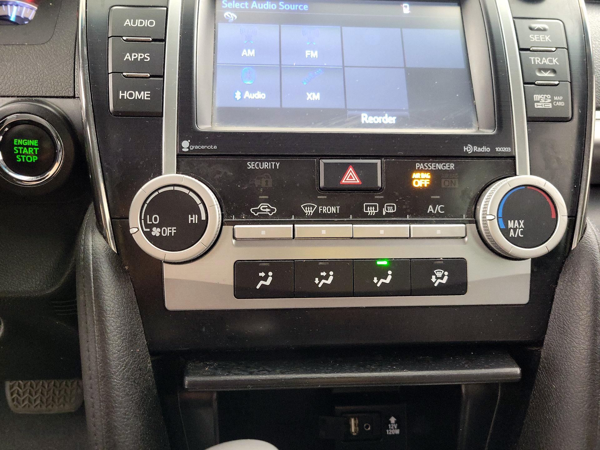 Thumbnail: 2014 Toyota Camry - 16