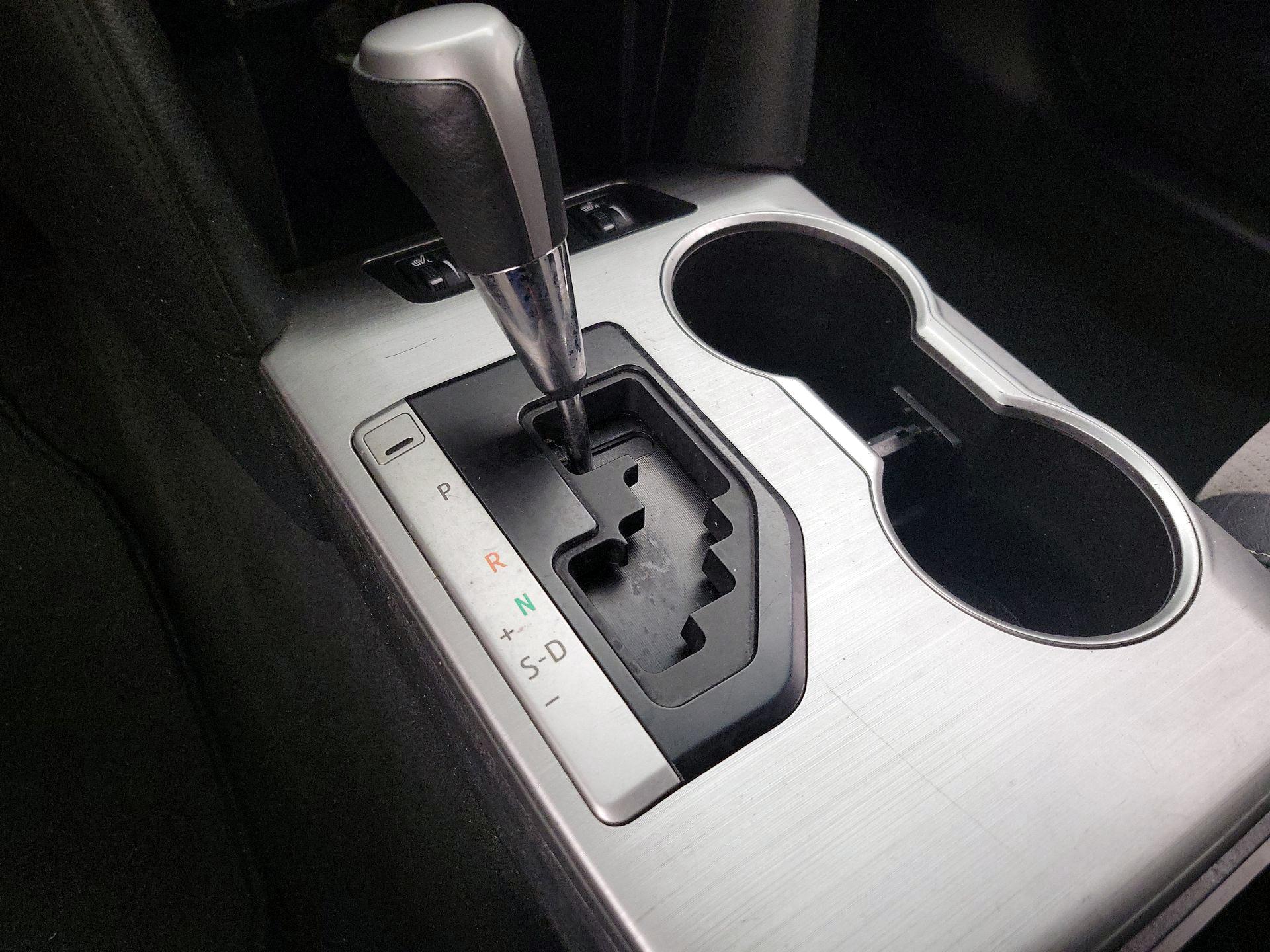 Thumbnail: 2014 Toyota Camry - 17