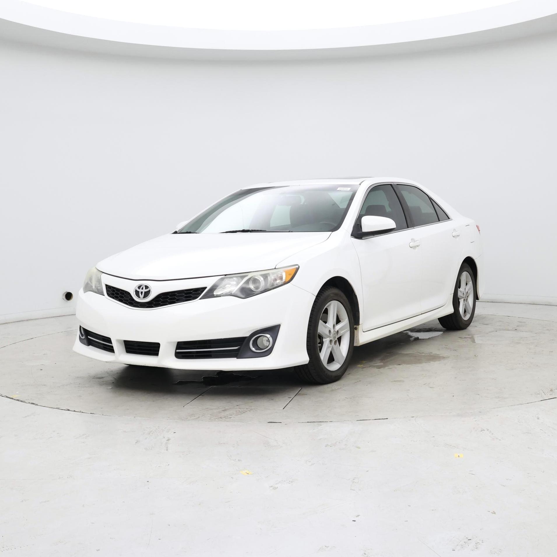 Thumbnail: 2014 Toyota Camry - 4