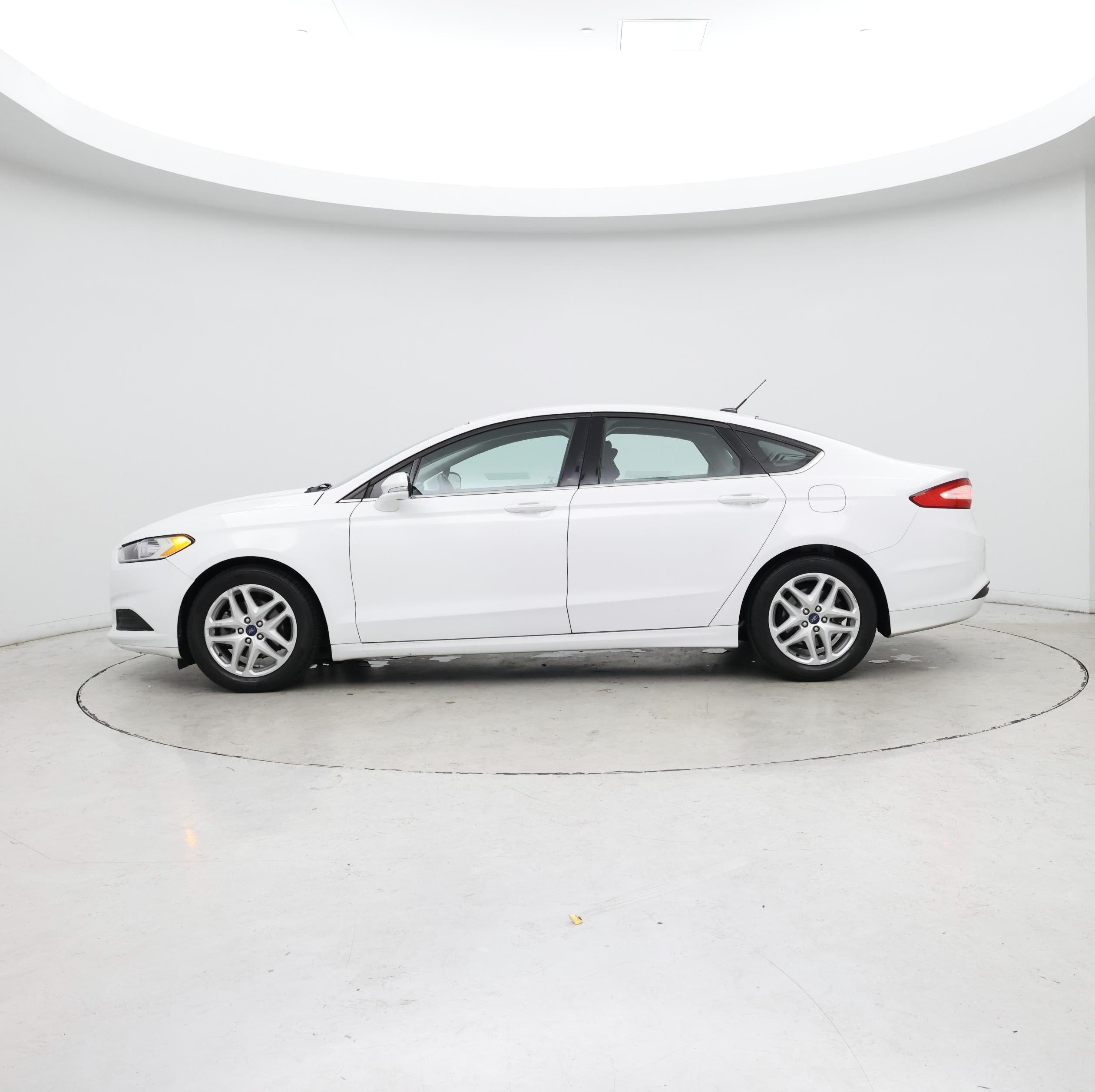 Thumbnail: 2016 Ford Fusion - 3