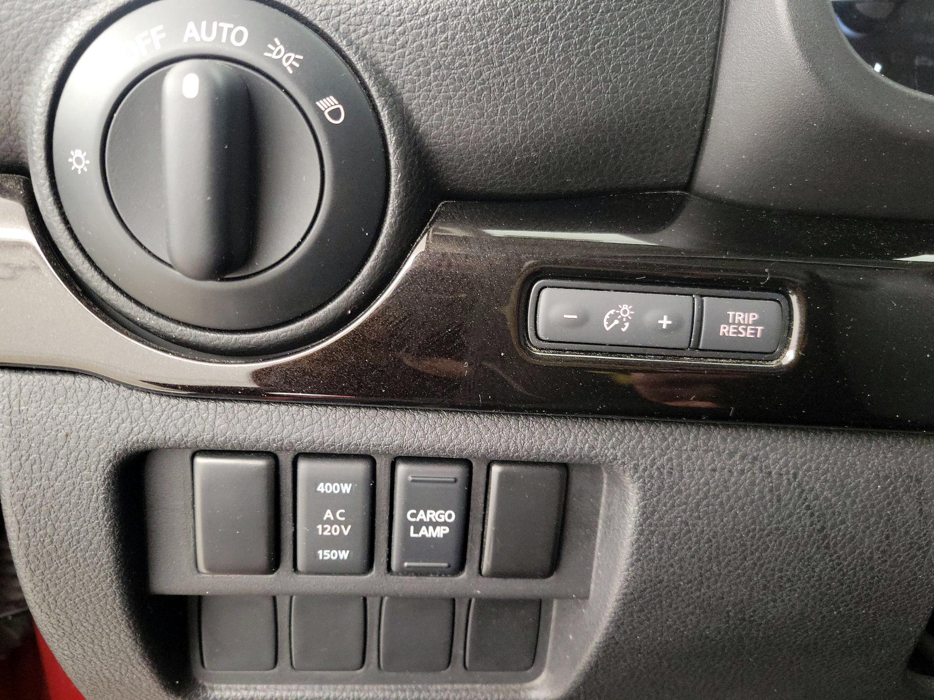 Thumbnail: 2018 Nissan Titan - 13