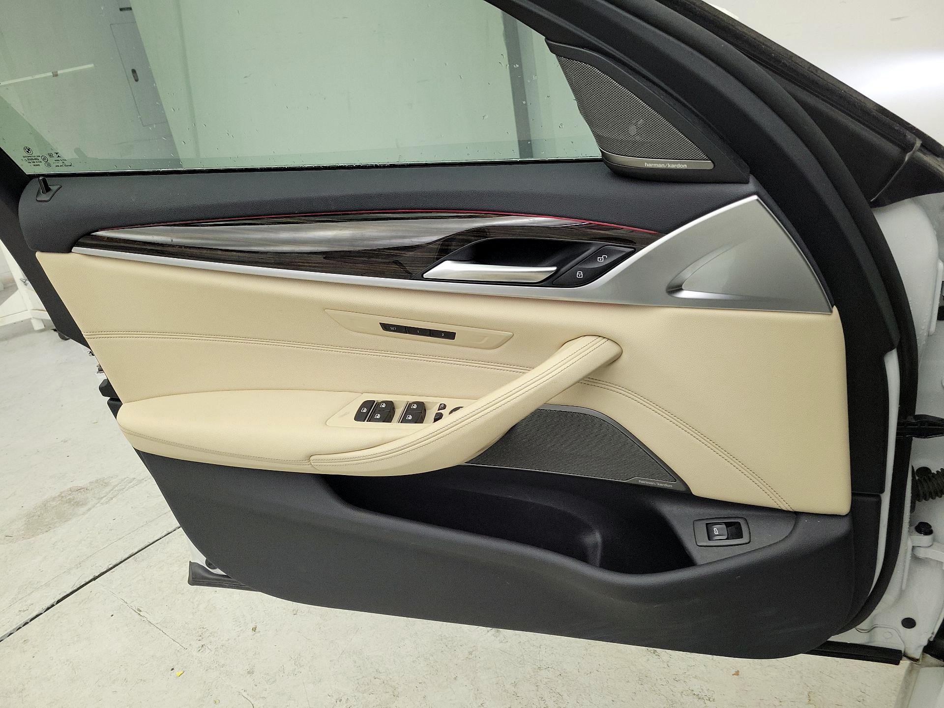 Thumbnail: 2021 BMW 5 Series - 12