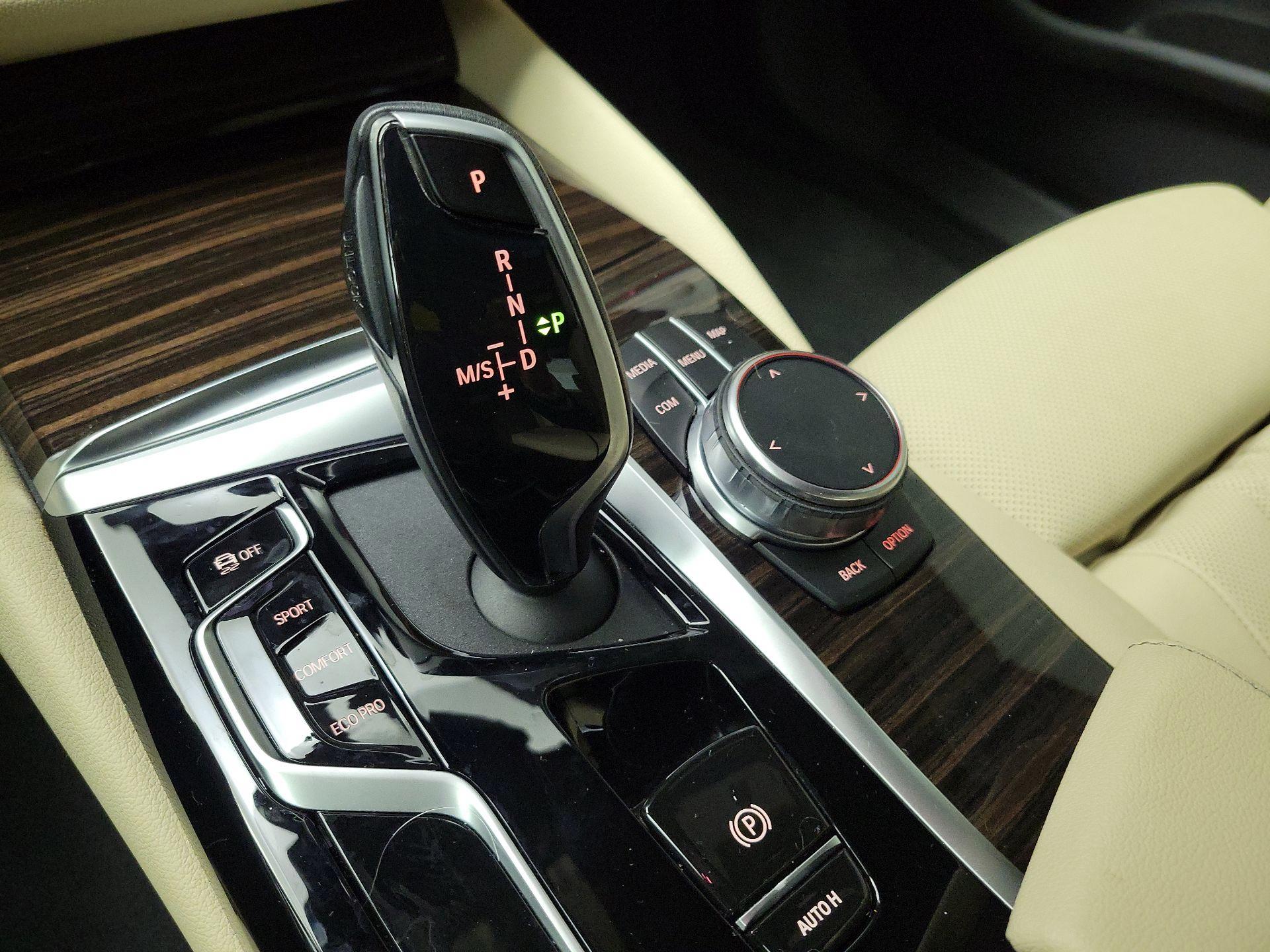 Thumbnail: 2021 BMW 5 Series - 18