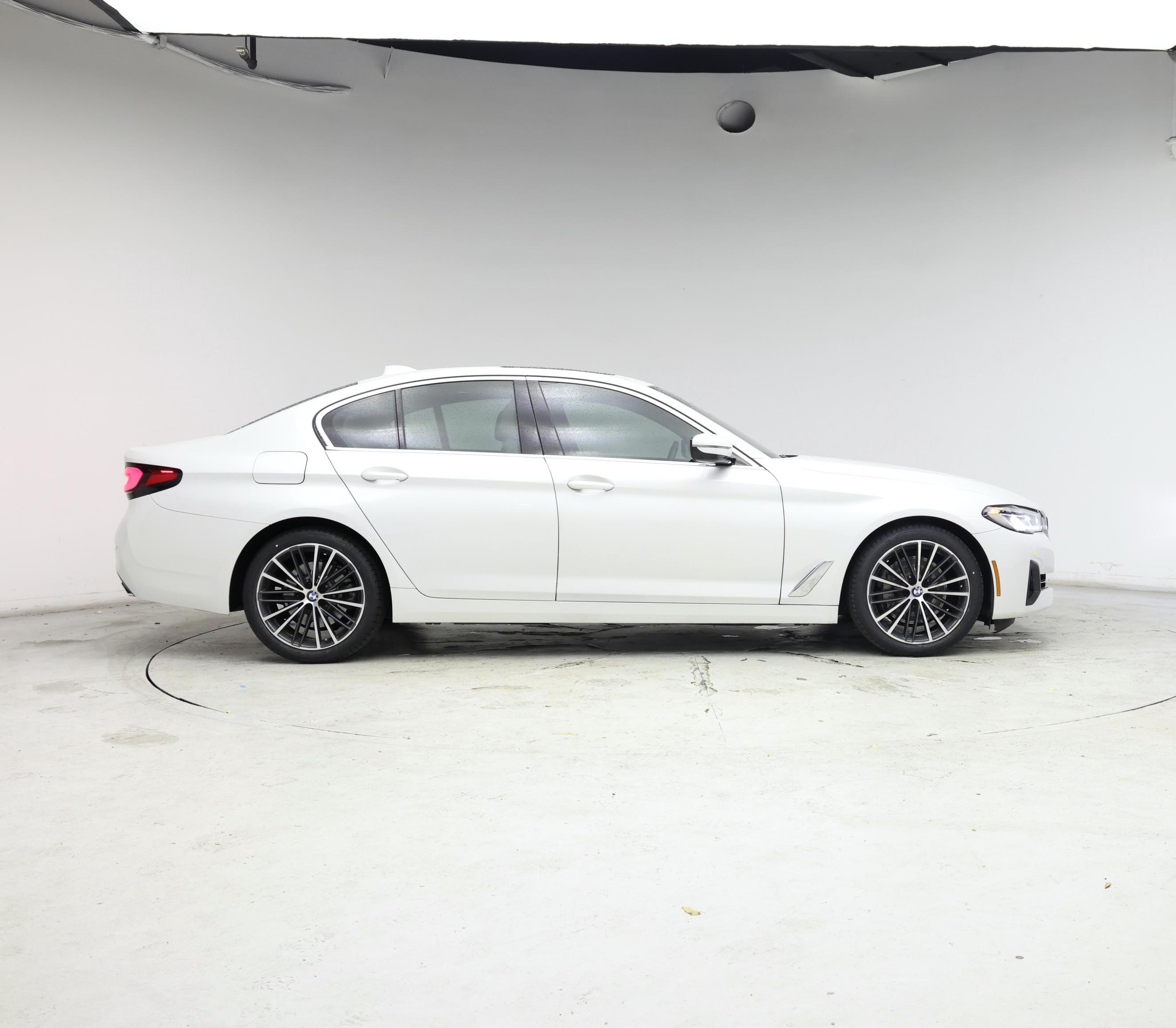 Thumbnail: 2021 BMW 5 Series - 7