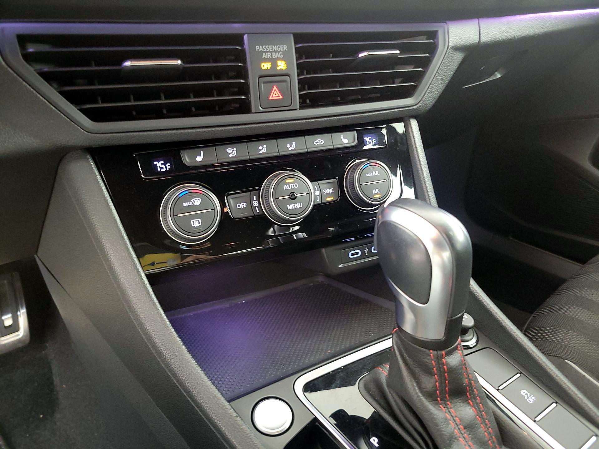 Thumbnail: 2020 Volkswagen Jetta - 16