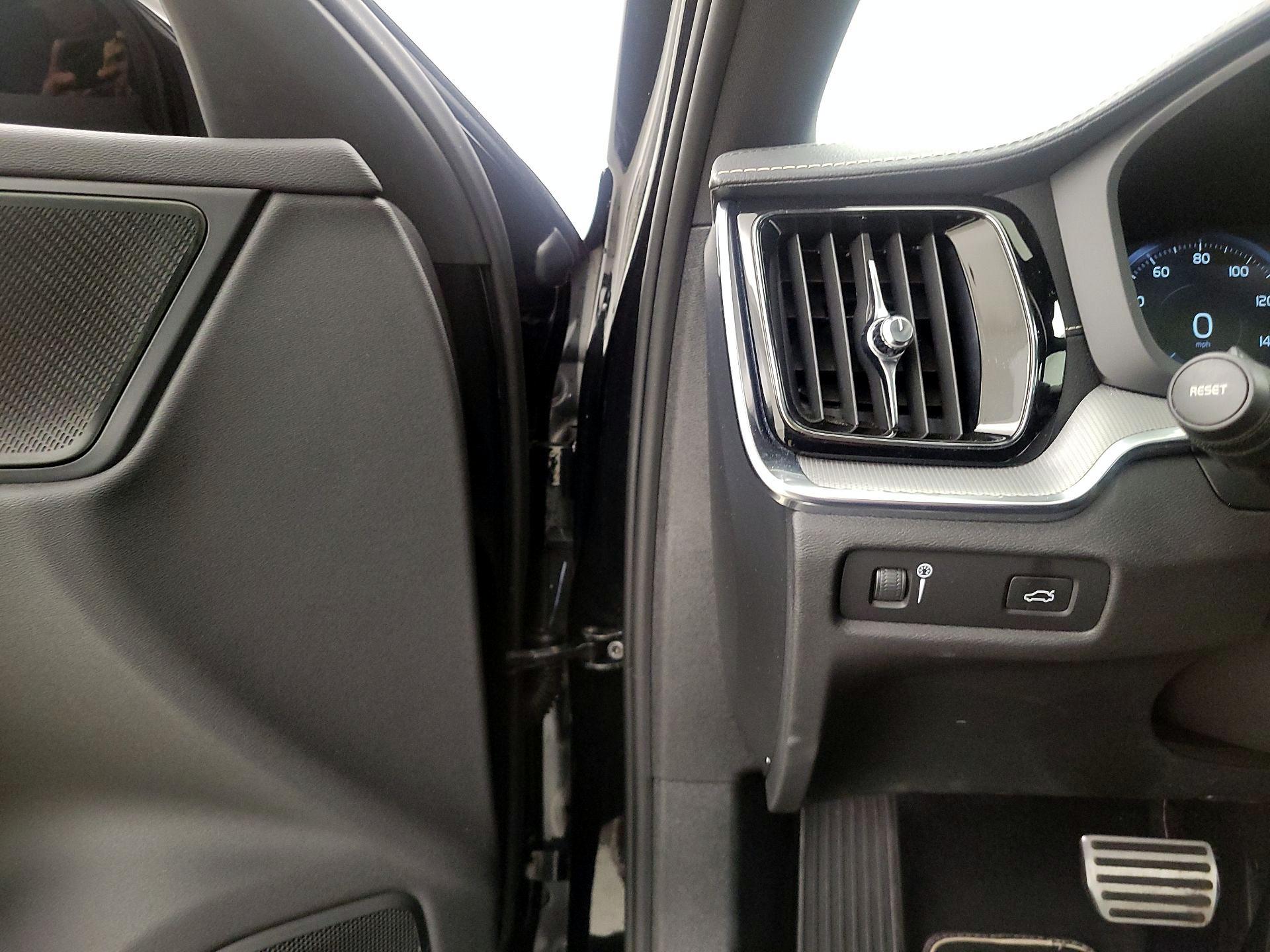 Thumbnail: 2021 Volvo S60 - 13