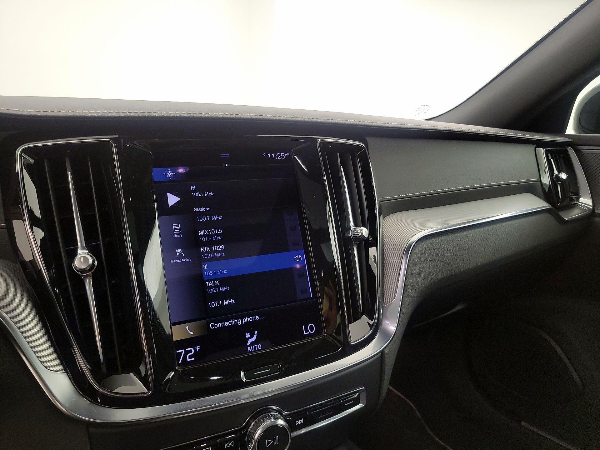 Thumbnail: 2021 Volvo S60 - 16