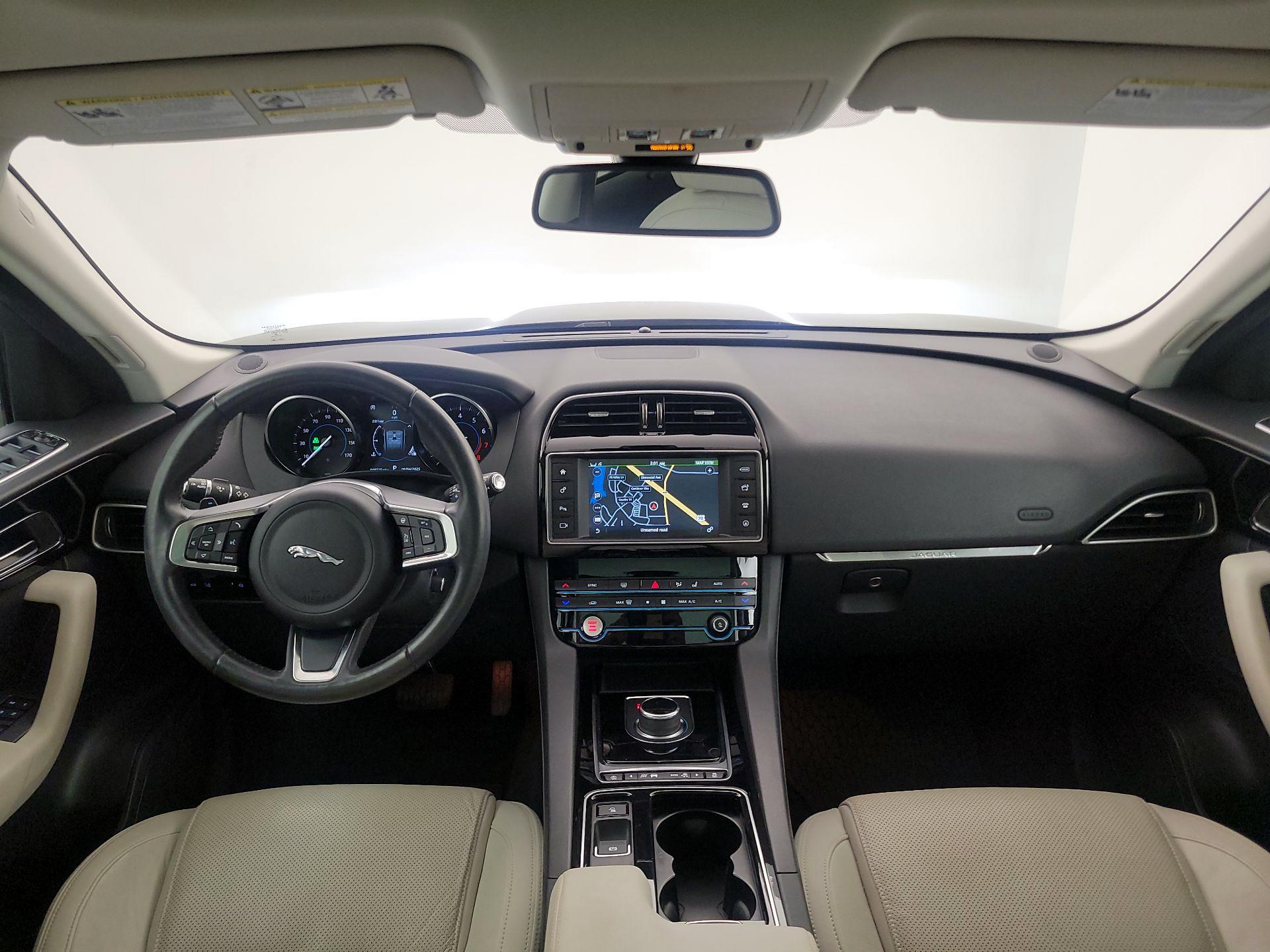 Thumbnail: 2018 Jaguar F-Pace - 9