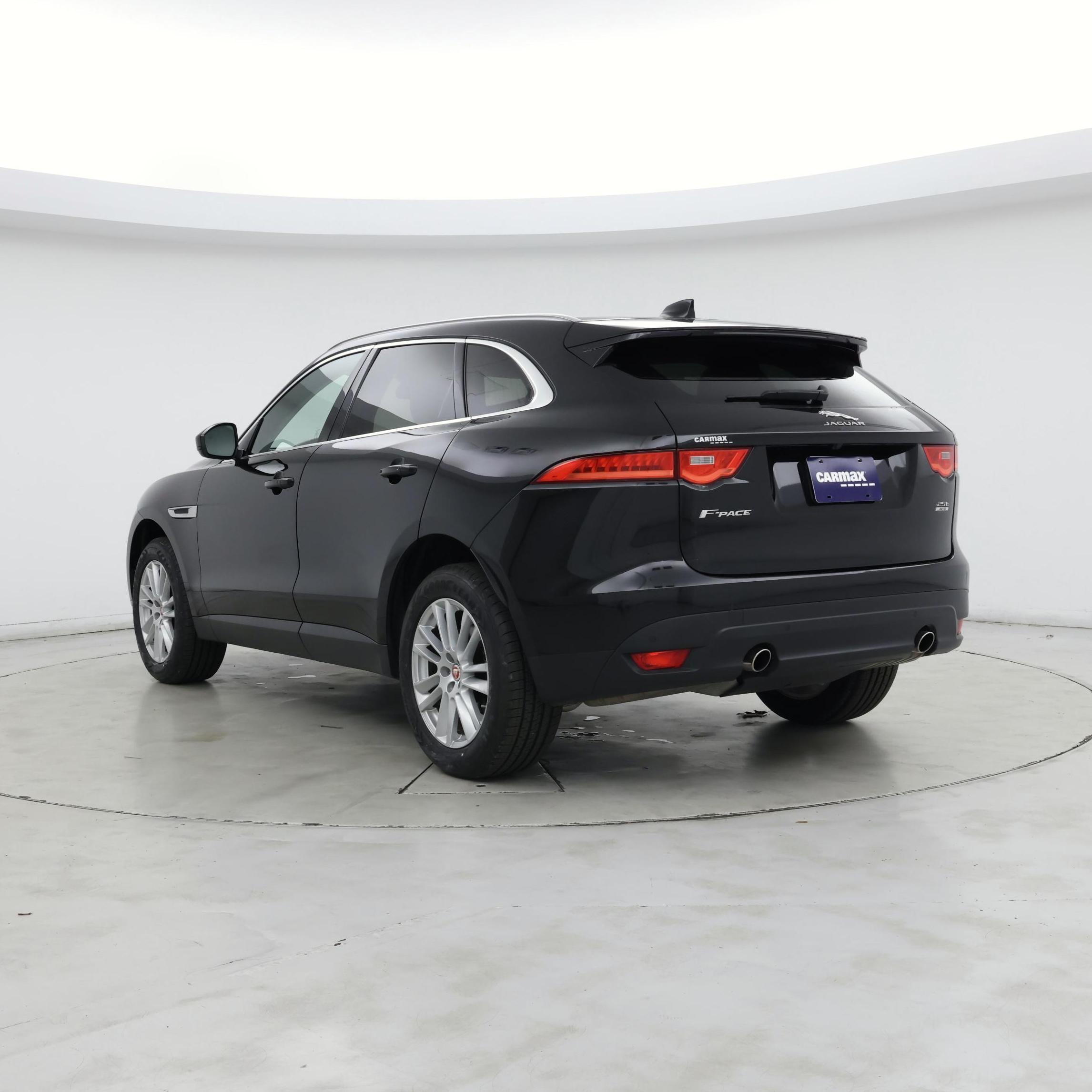Thumbnail: 2018 Jaguar F-Pace - 2