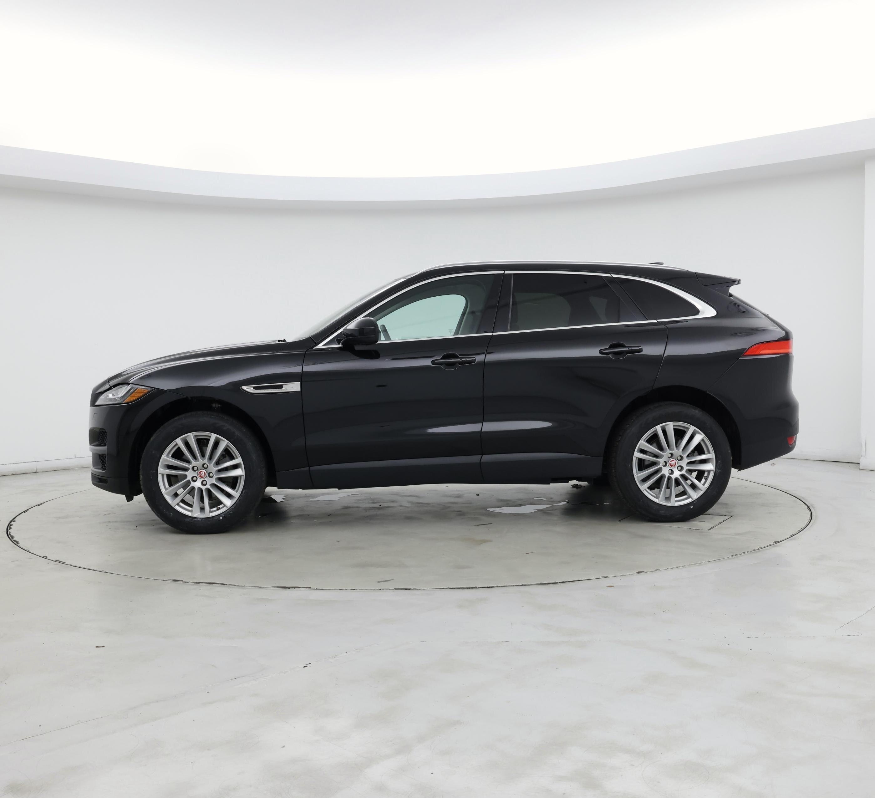 Thumbnail: 2018 Jaguar F-Pace - 3