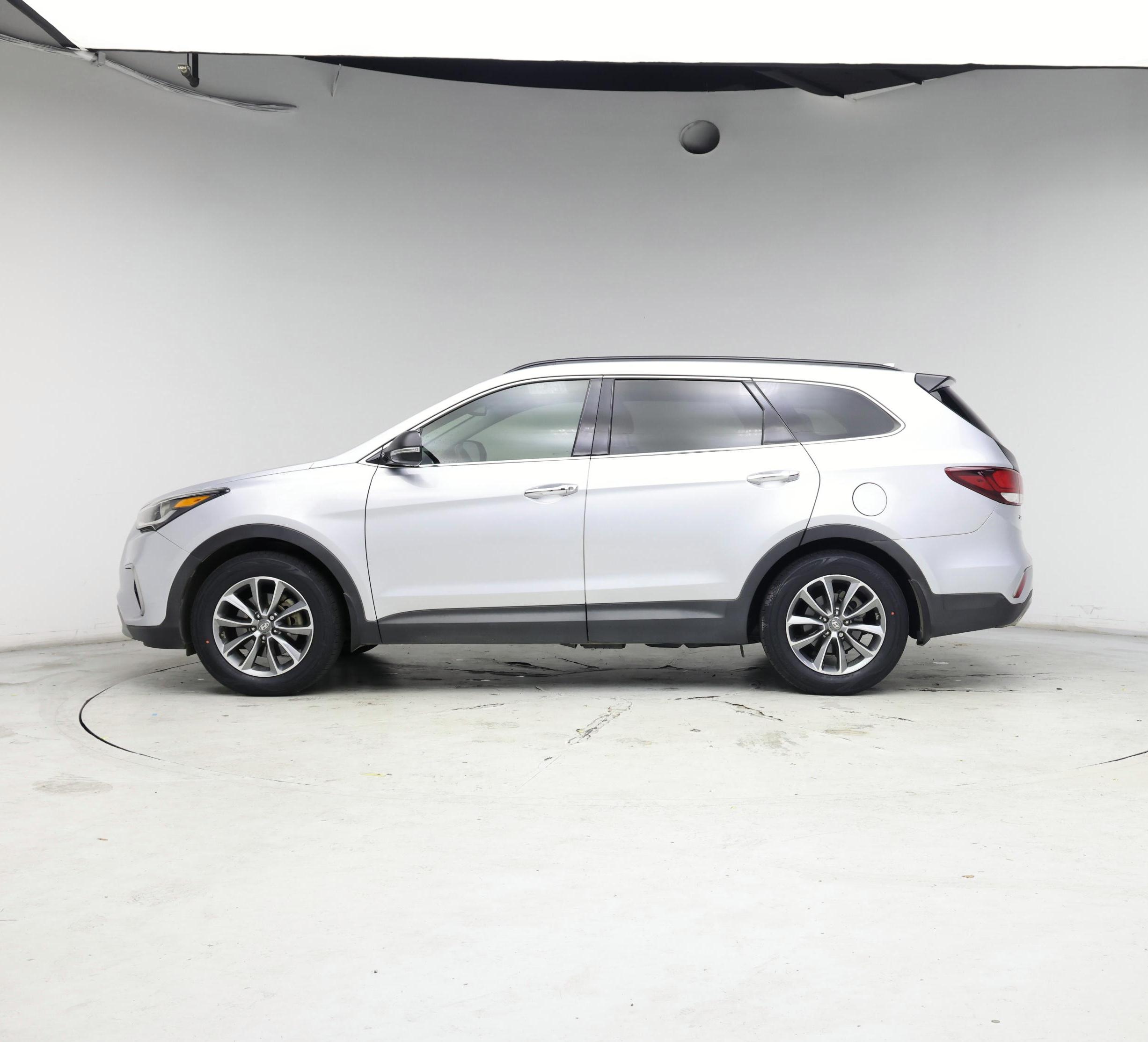 Thumbnail: 2018 Hyundai Santa Fe - 3
