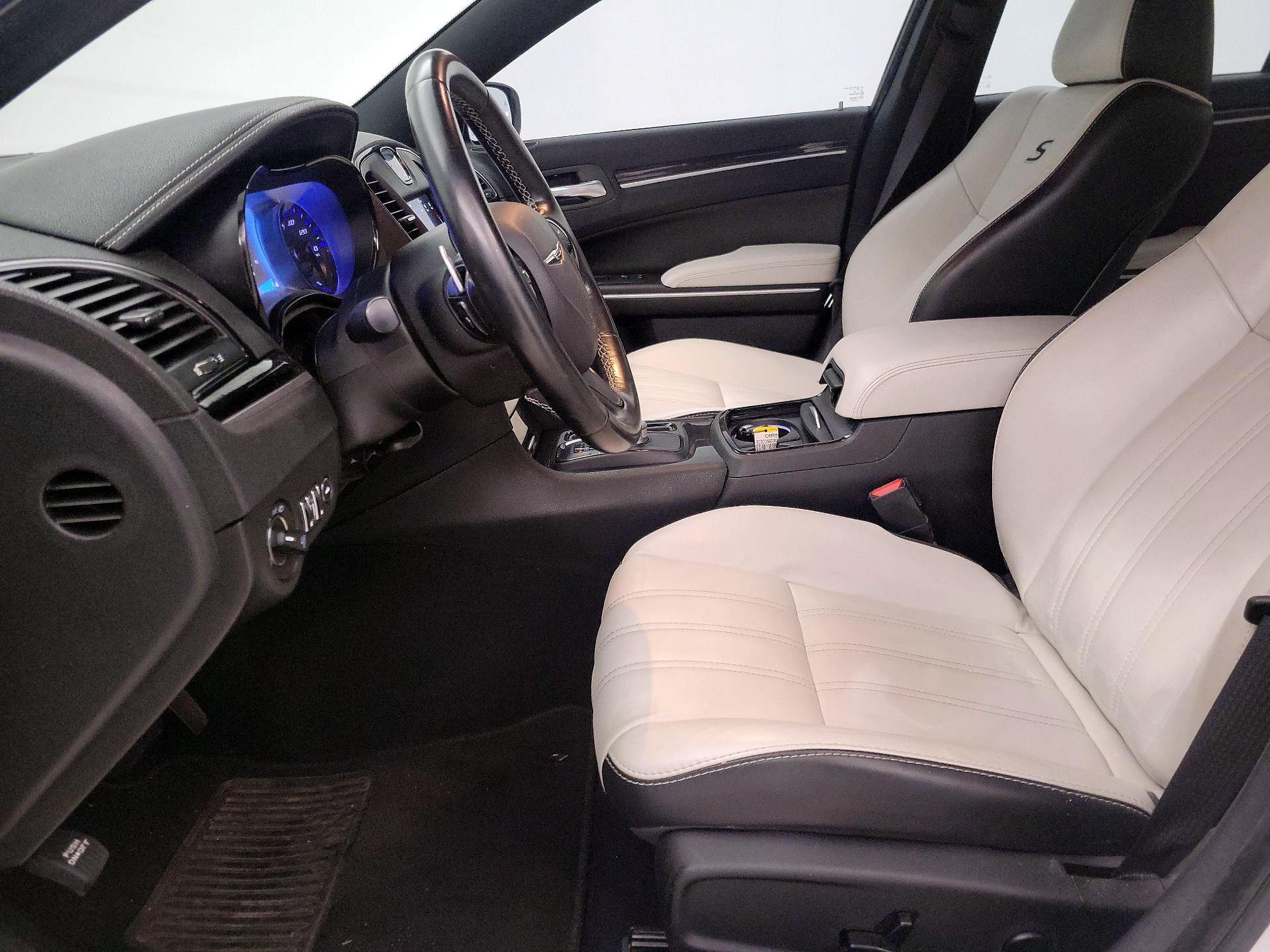 Thumbnail: 2019 Chrysler 300 - 11