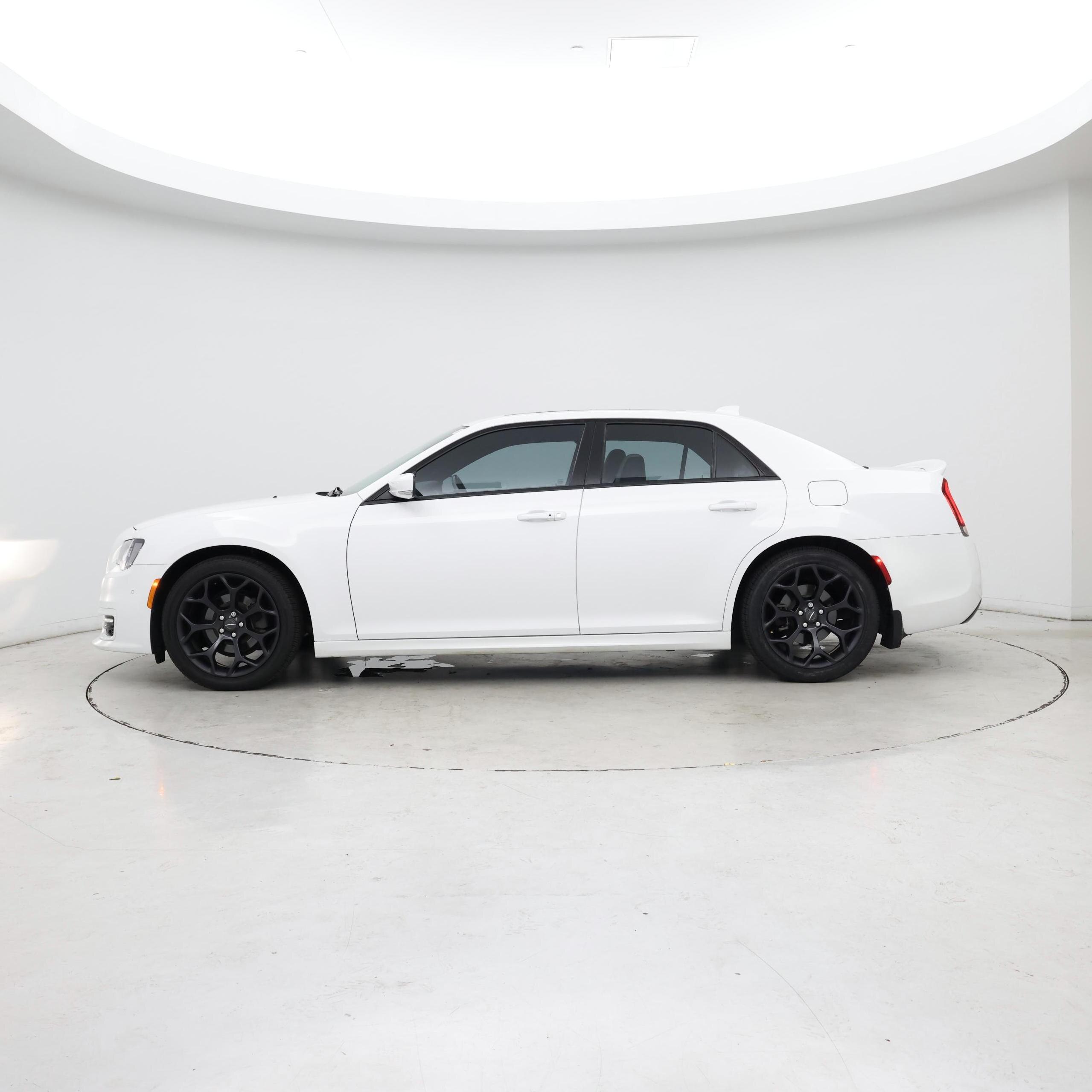 Thumbnail: 2019 Chrysler 300 - 3