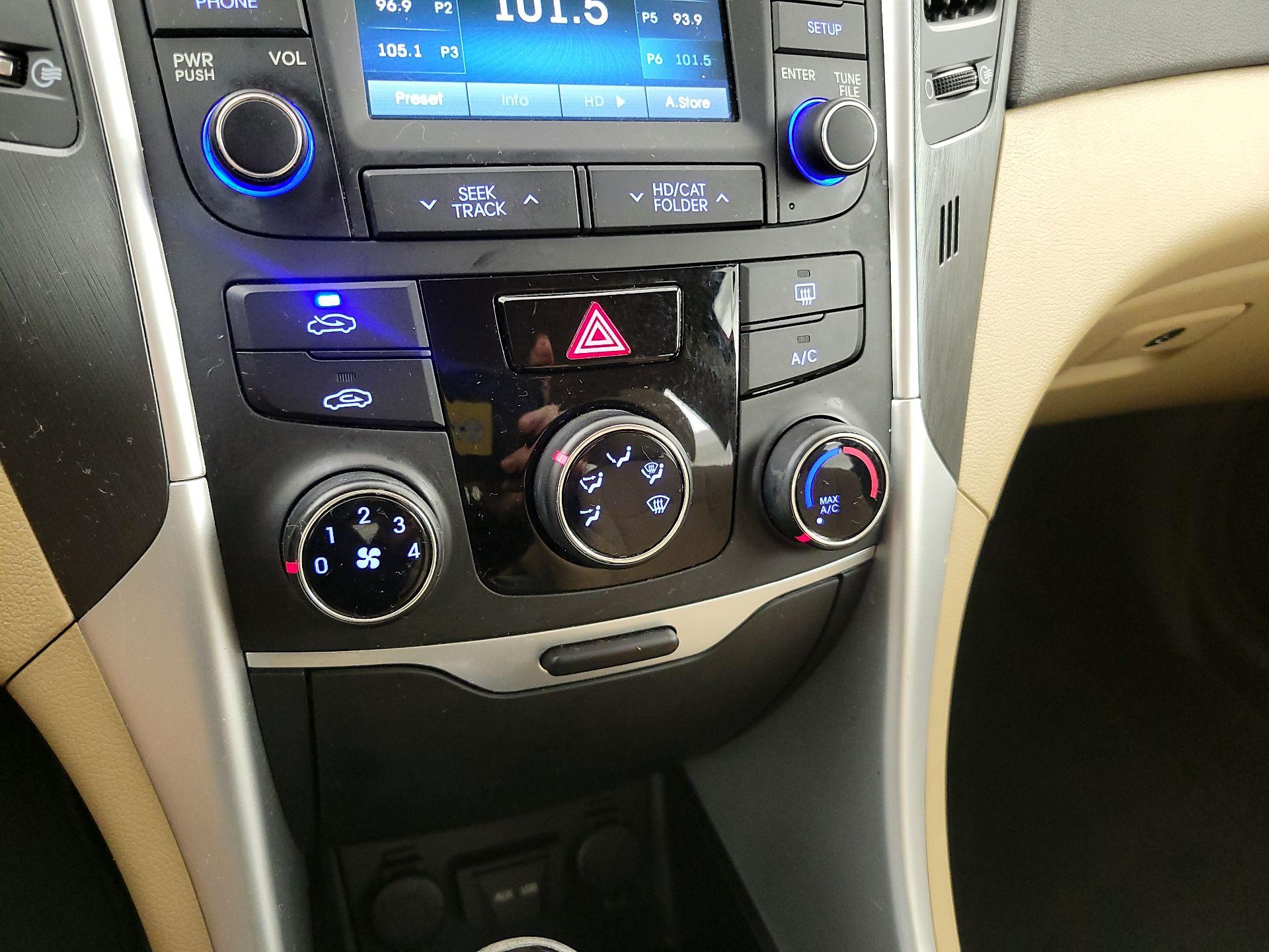 Thumbnail: 2014 Hyundai Sonata - 16