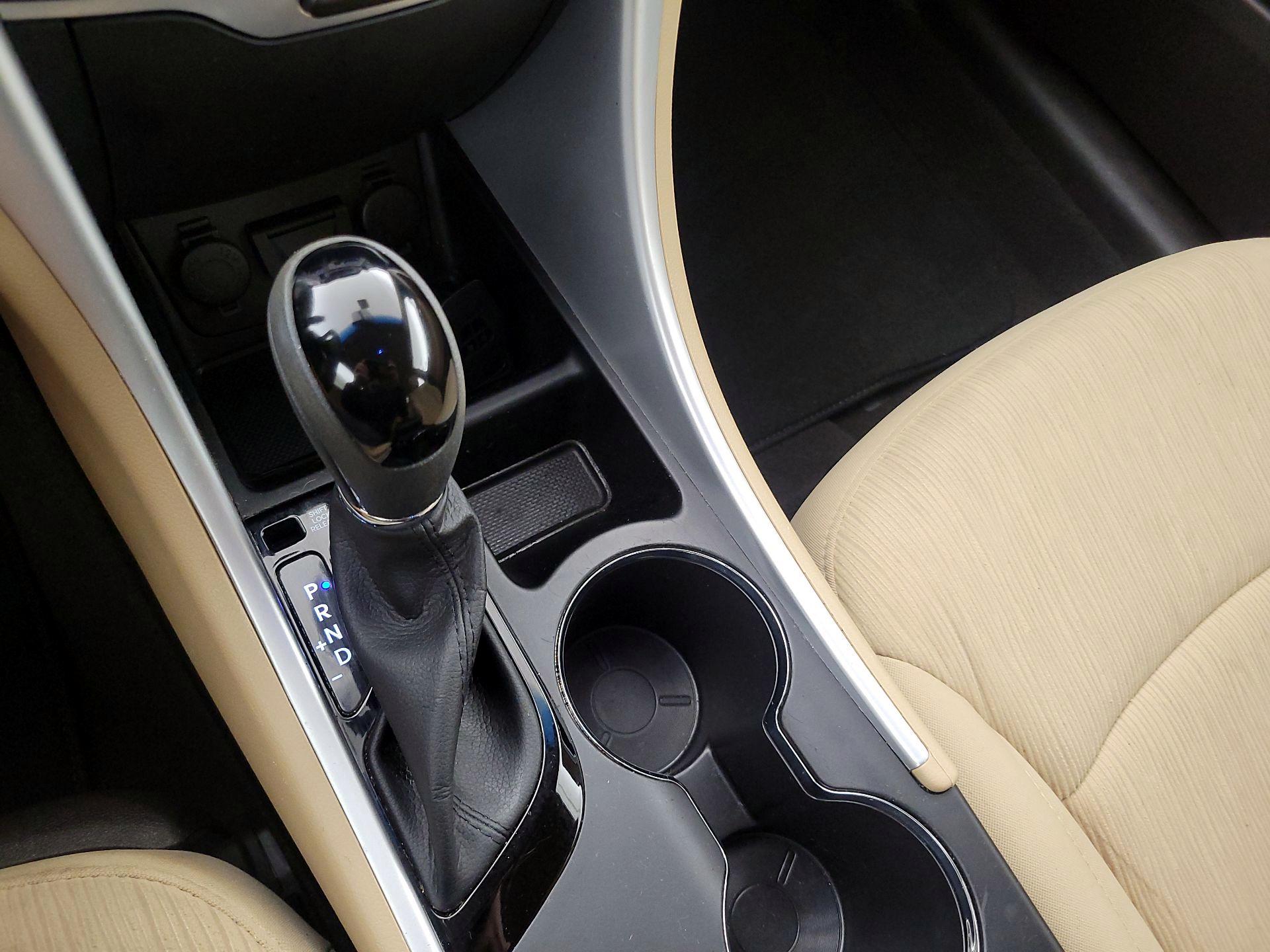 Thumbnail: 2014 Hyundai Sonata - 17