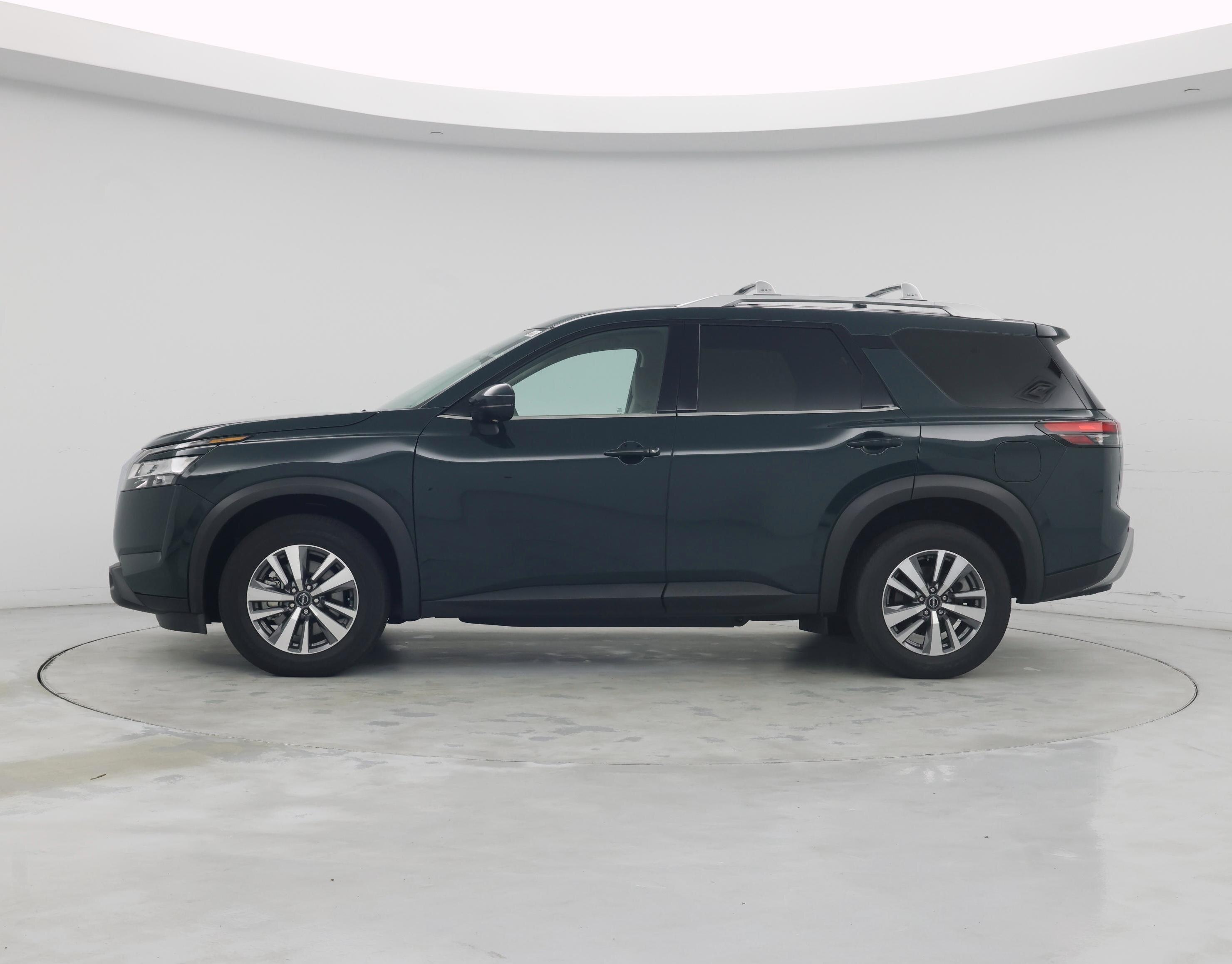 Thumbnail: 2023 Nissan Pathfinder - 3