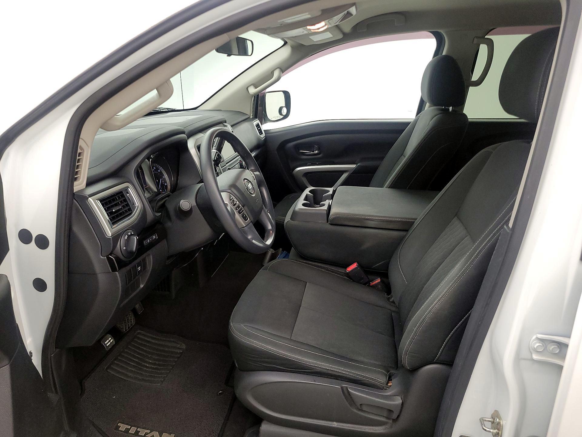Thumbnail: 2019 Nissan Titan - 11