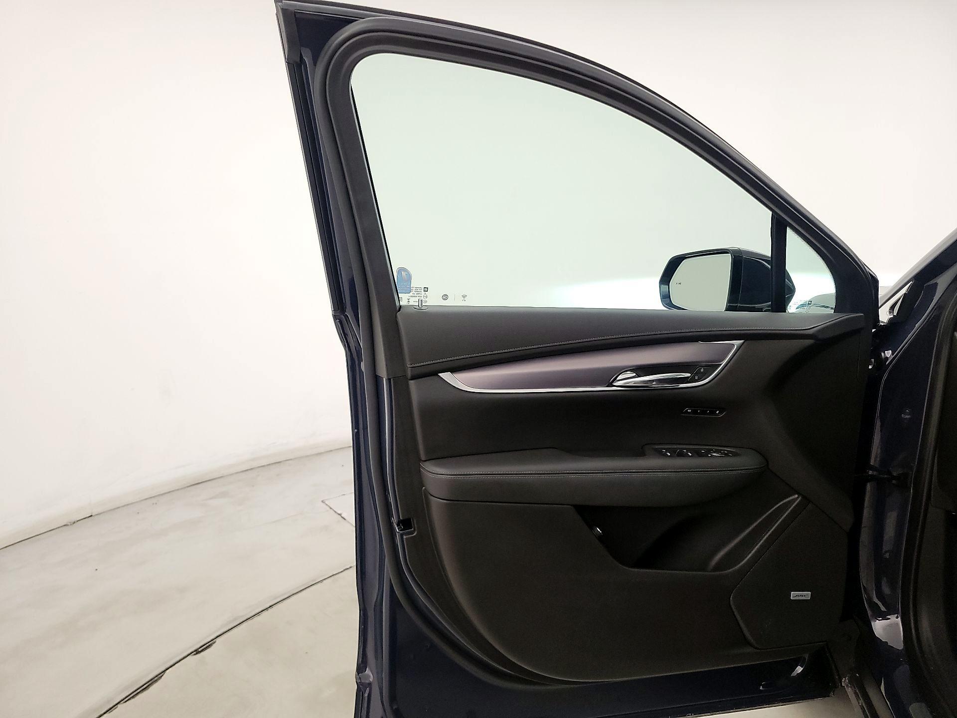 Thumbnail: 2024 Cadillac XT6 - 12