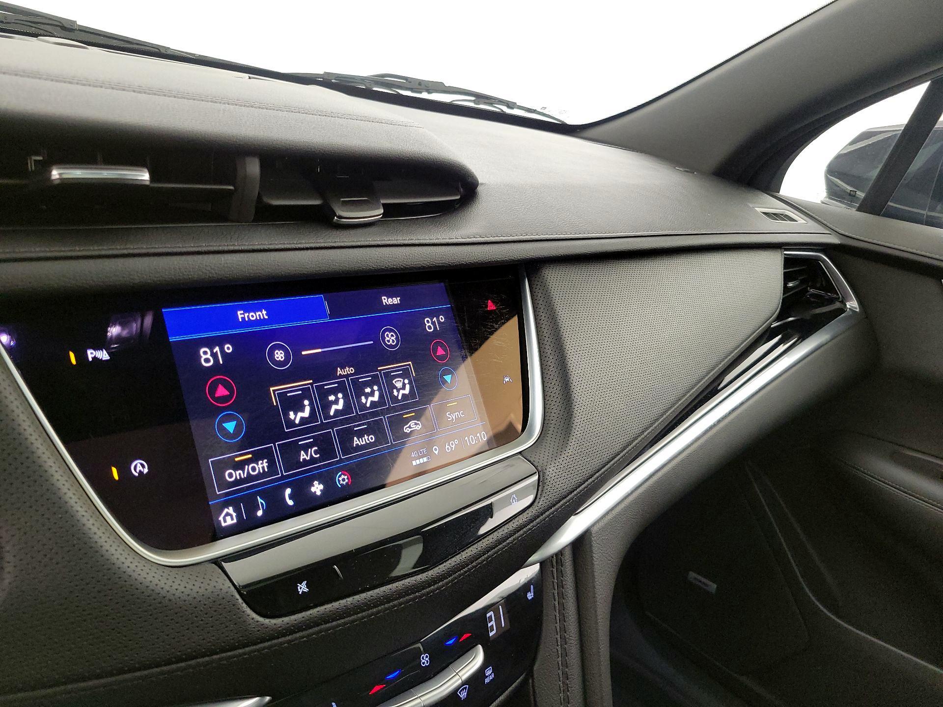Thumbnail: 2024 Cadillac XT6 - 16