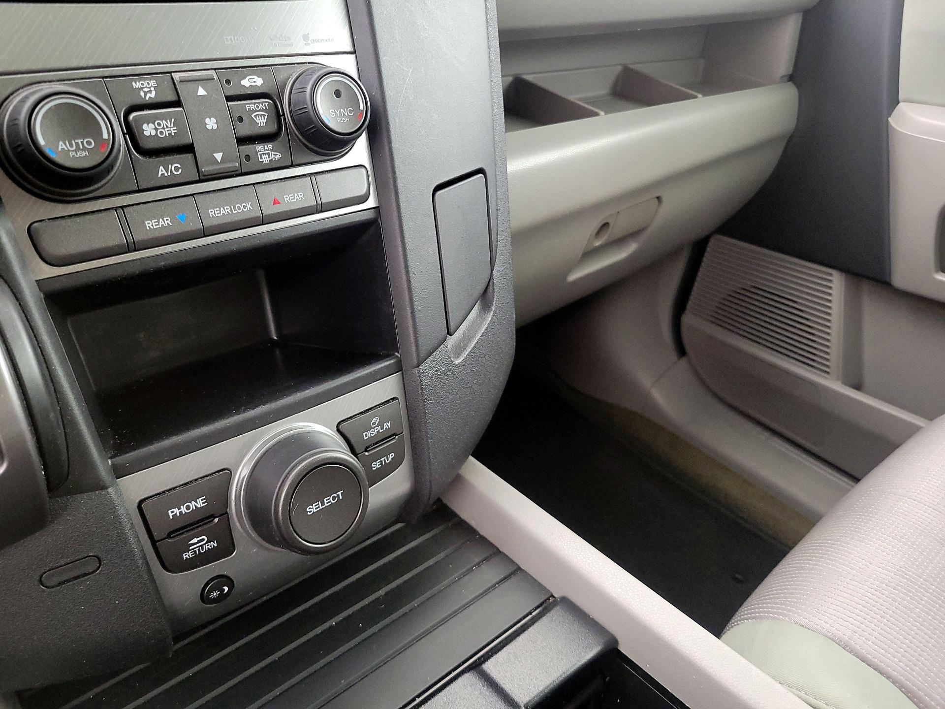 Thumbnail: 2015 Honda Pilot - 16