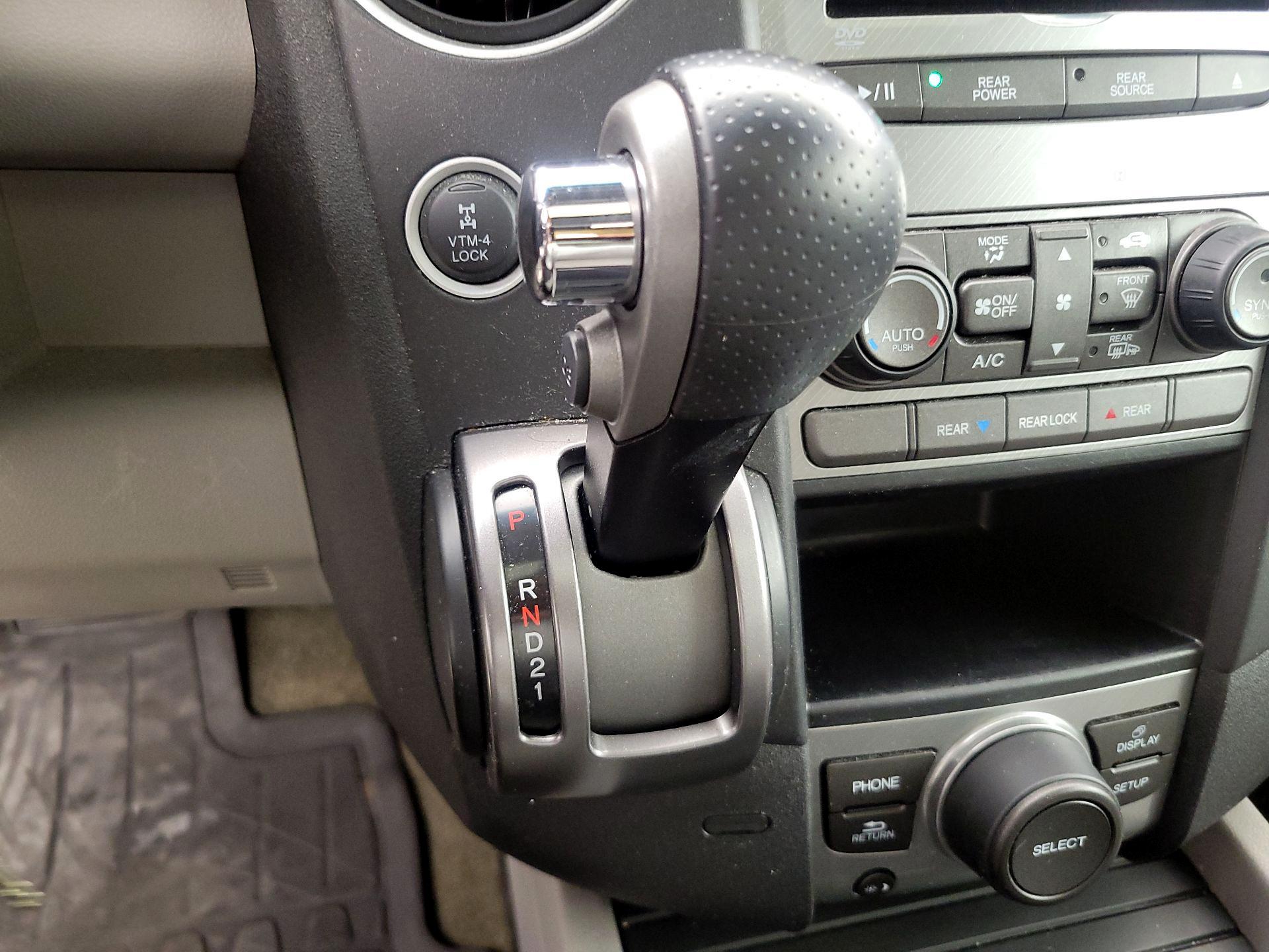 Thumbnail: 2015 Honda Pilot - 17