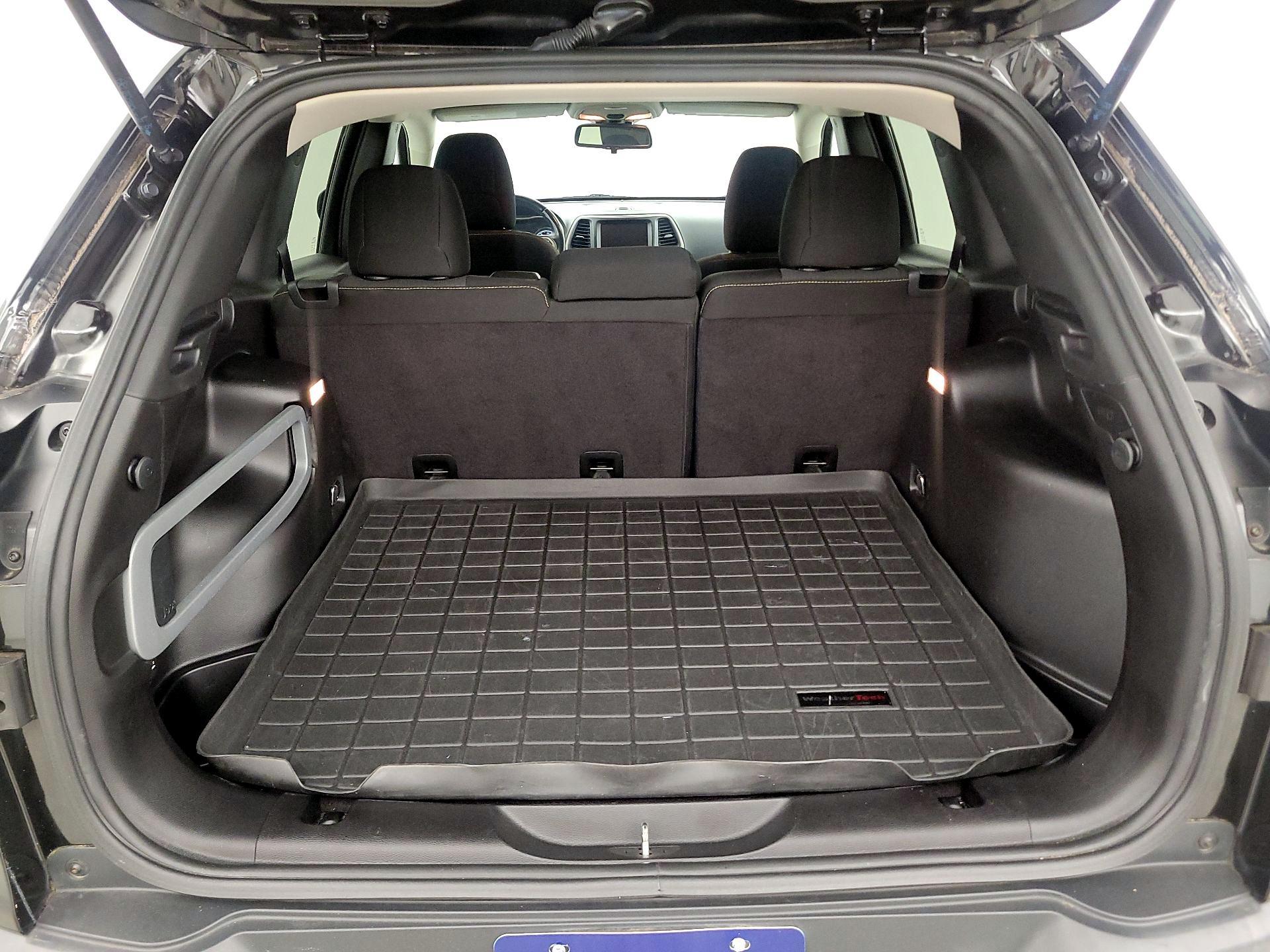 Thumbnail: 2016 Jeep Cherokee - 20