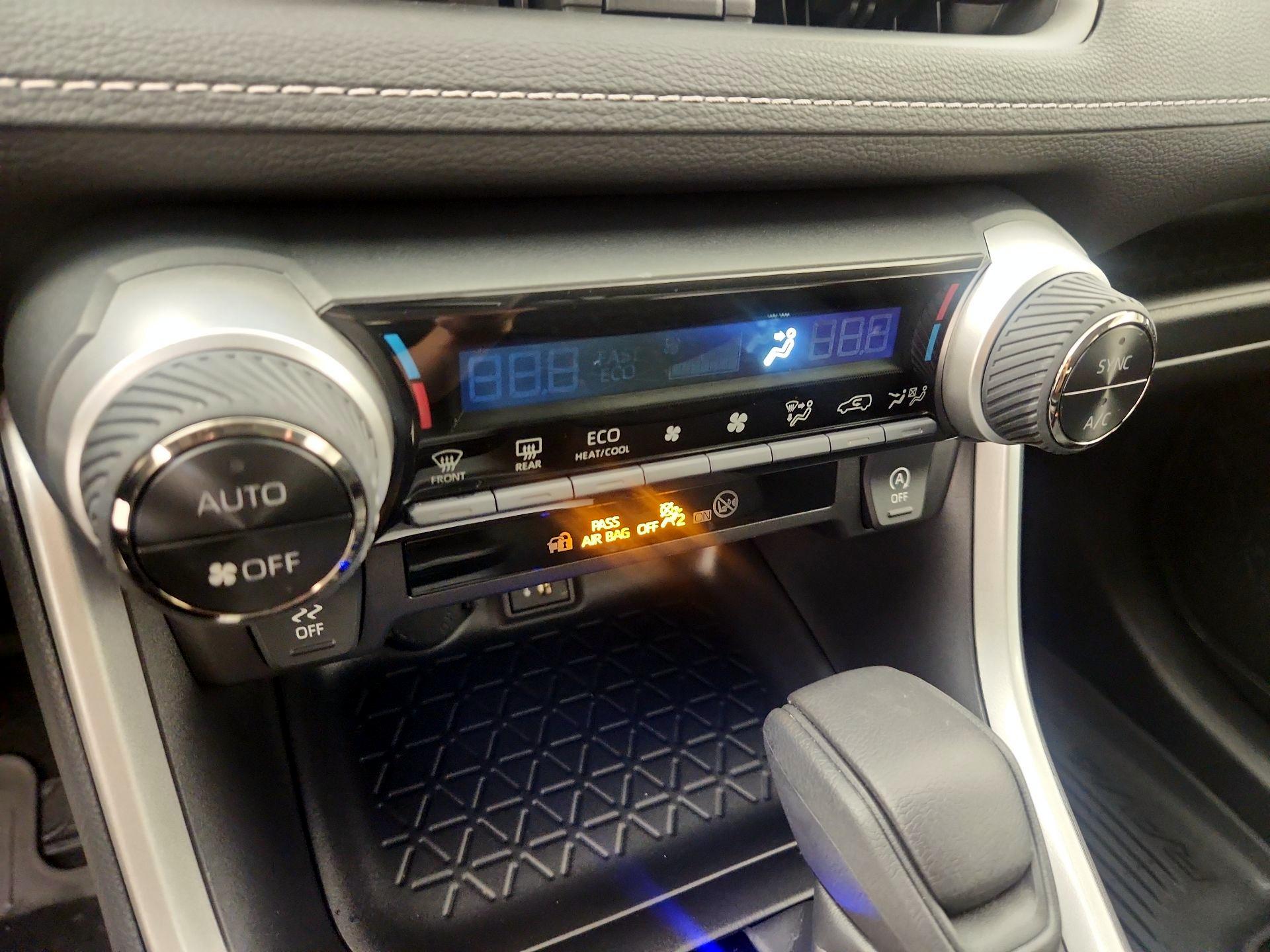 Thumbnail: 2025 Toyota RAV4 - 17