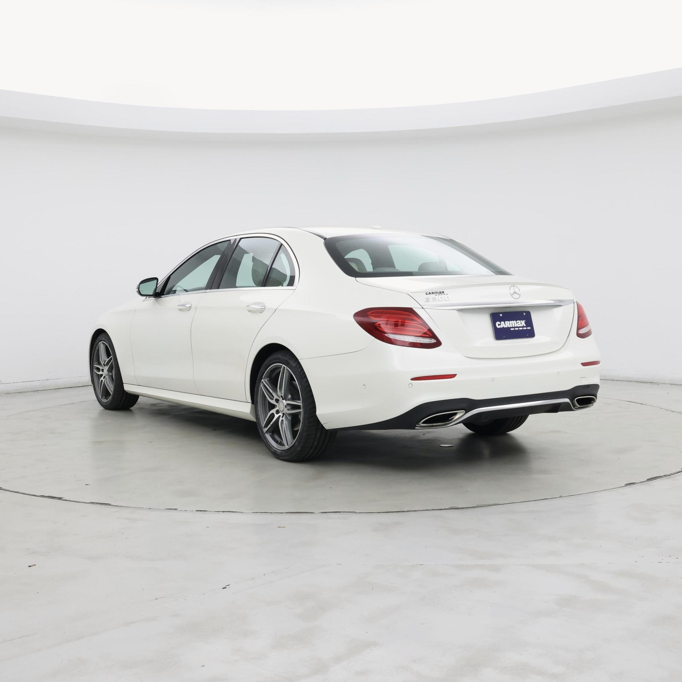 Thumbnail: 2017 Mercedes-Benz E-Class - 2