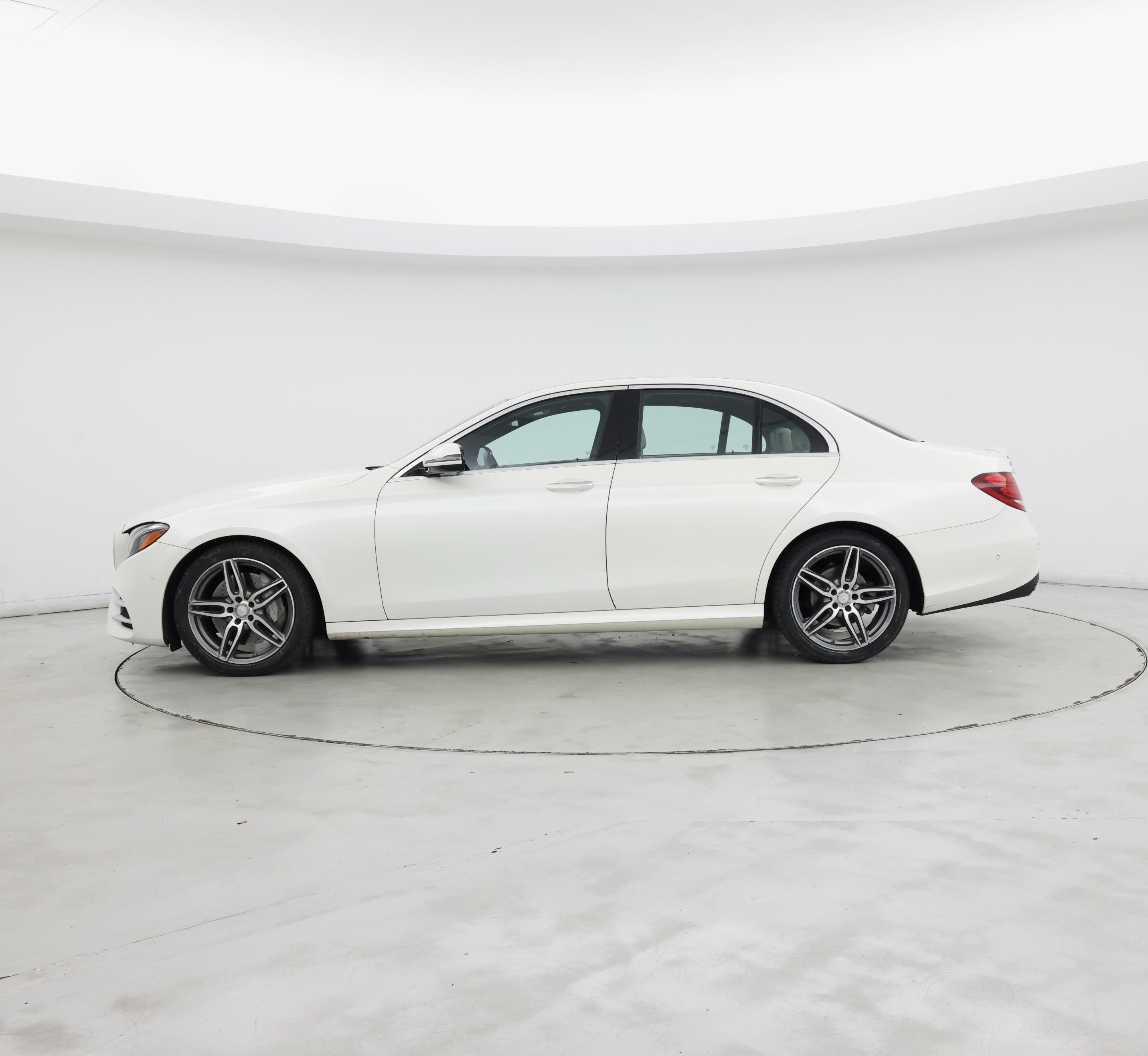 Thumbnail: 2017 Mercedes-Benz E-Class - 3