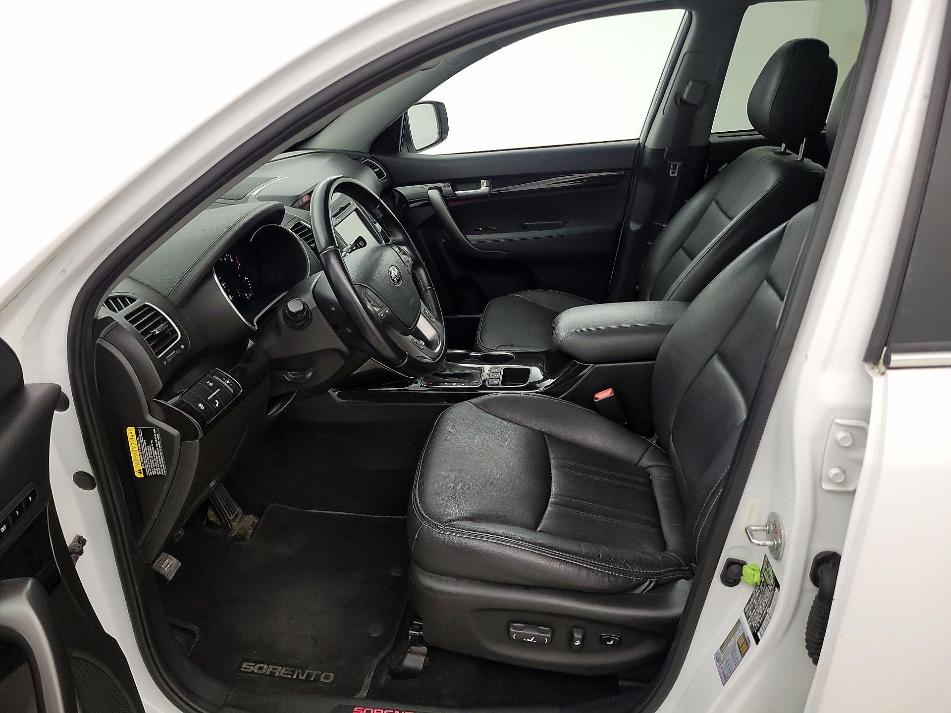 Thumbnail: 2015 Kia Sorento - 11