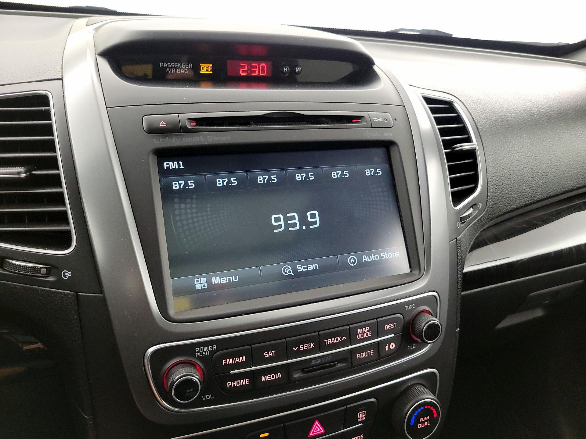 Thumbnail: 2015 Kia Sorento - 16