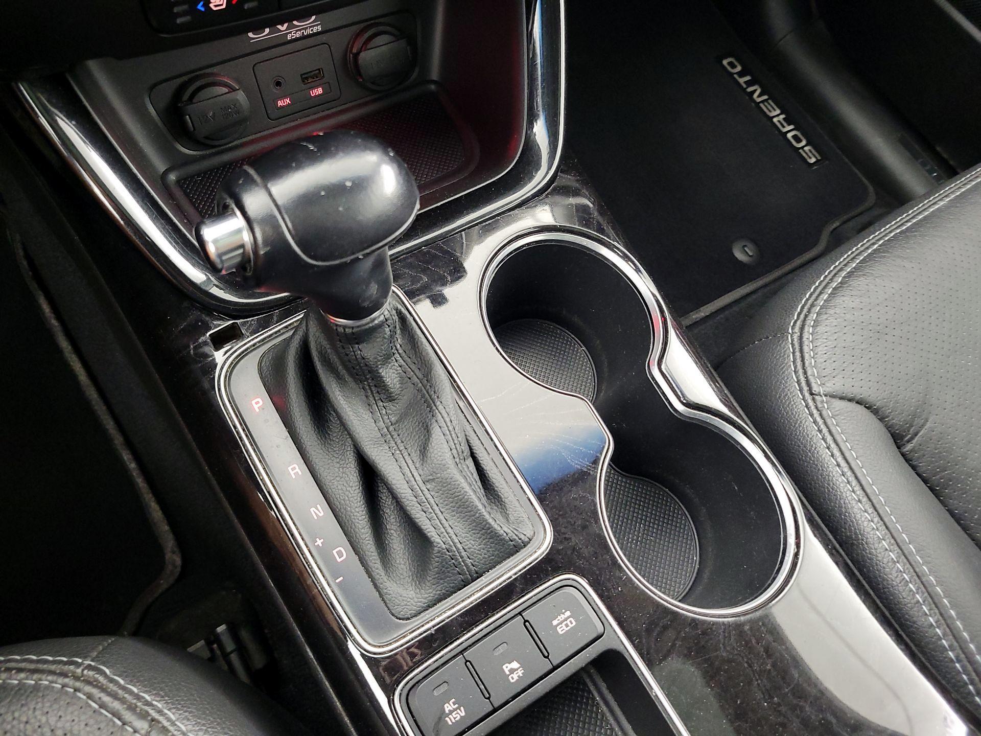 Thumbnail: 2015 Kia Sorento - 18