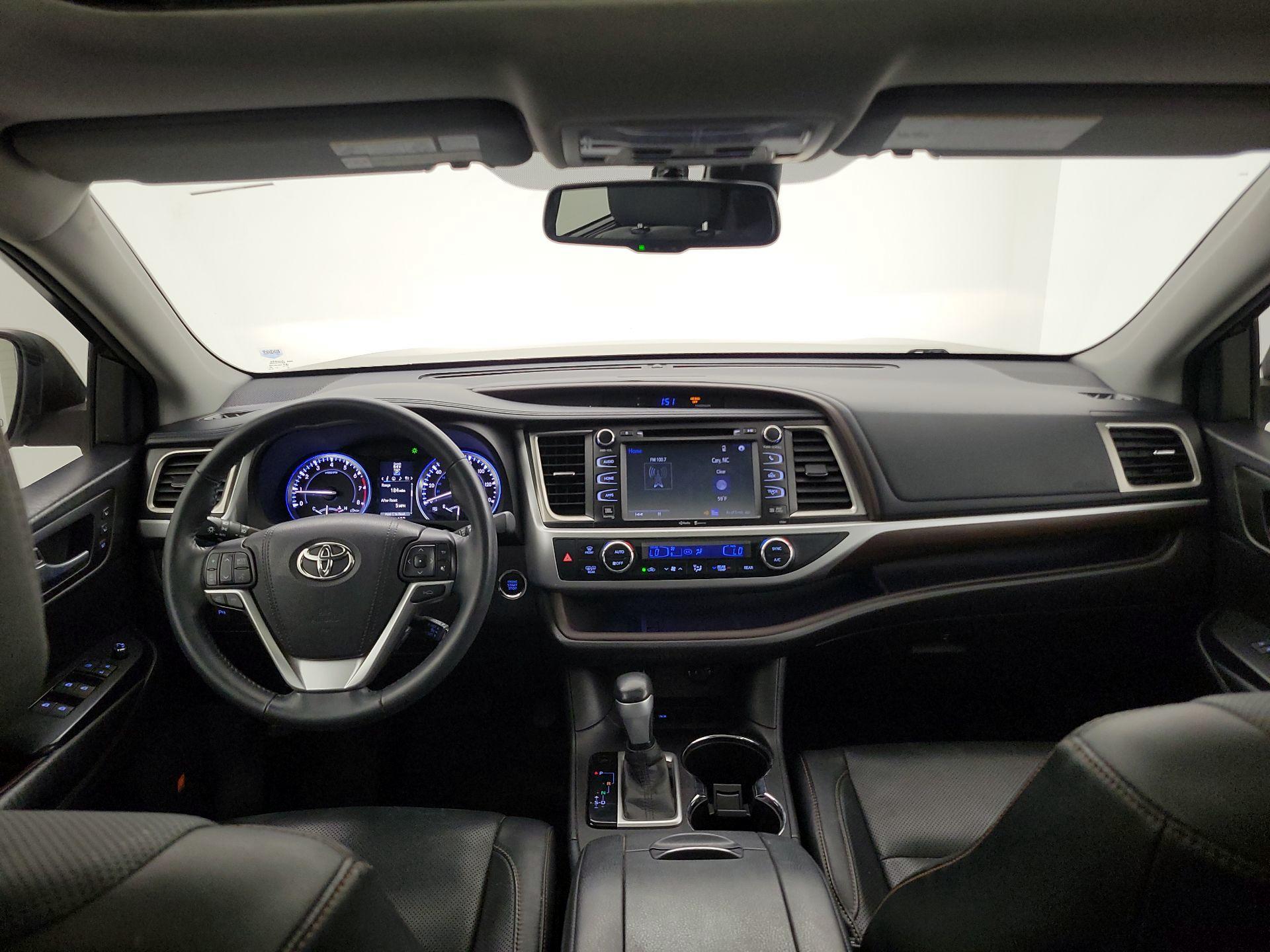 Thumbnail: 2015 Toyota Highlander - 9