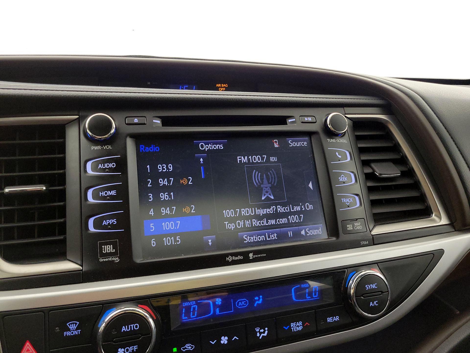 Thumbnail: 2015 Toyota Highlander - 15
