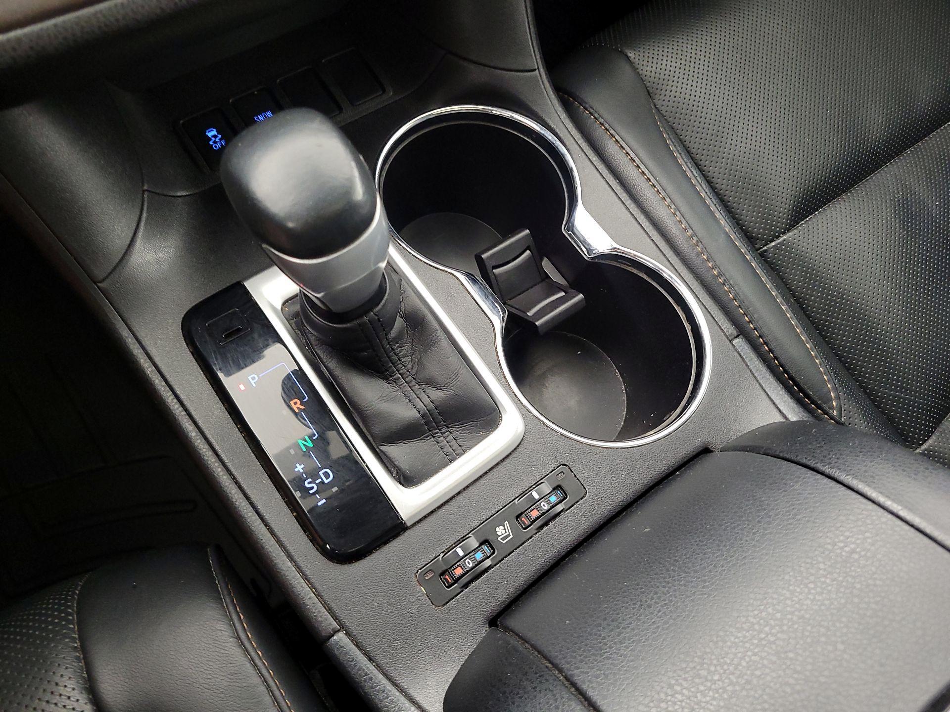 Thumbnail: 2015 Toyota Highlander - 17