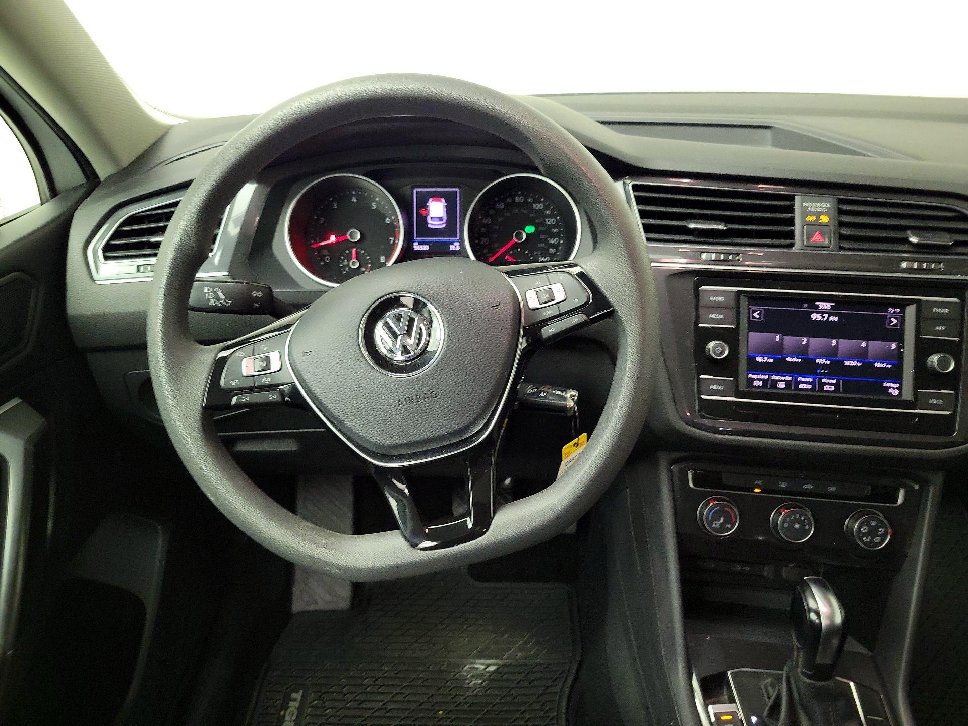 Thumbnail: 2021 Volkswagen Tiguan - 10