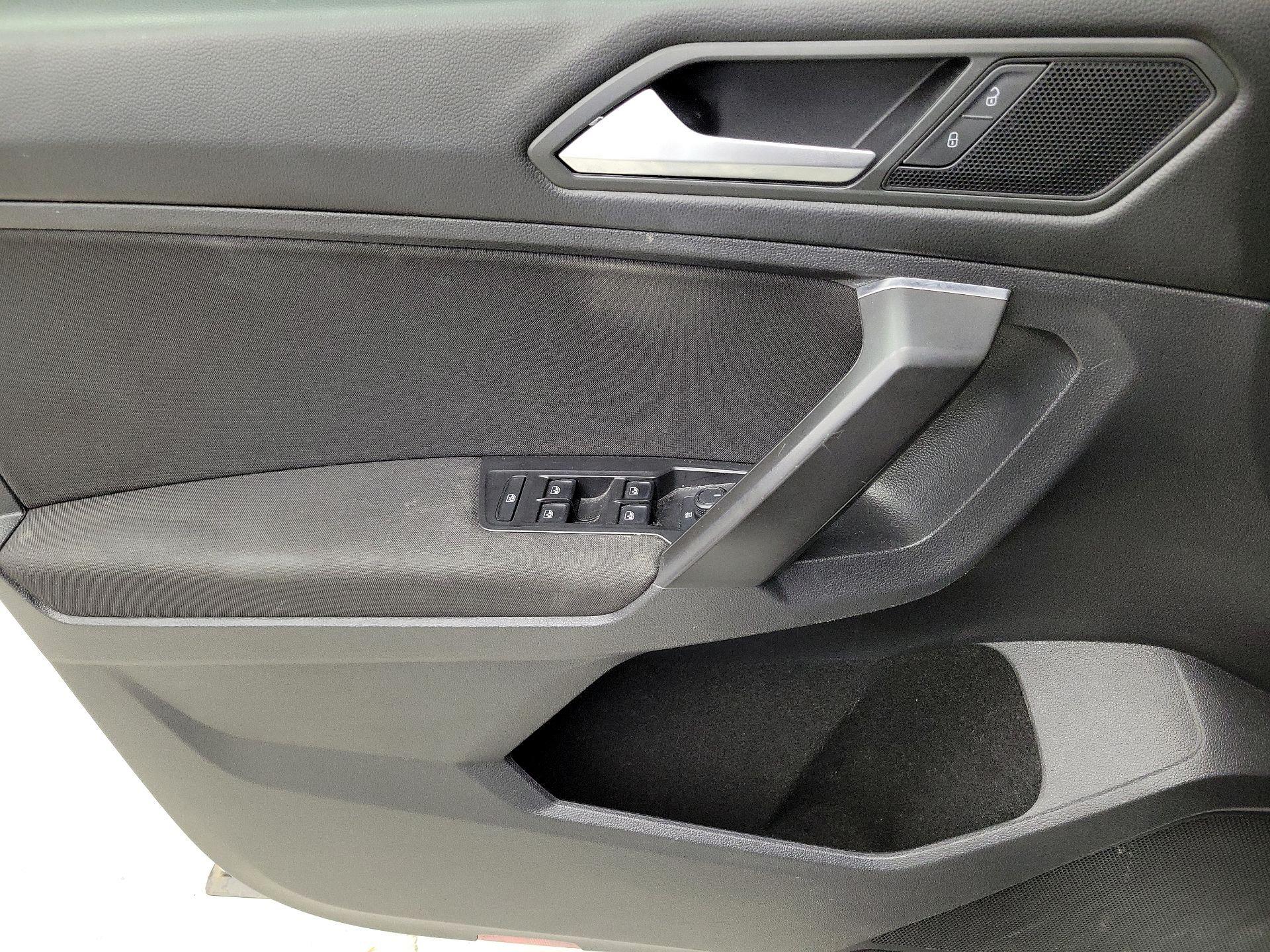 Thumbnail: 2021 Volkswagen Tiguan - 12