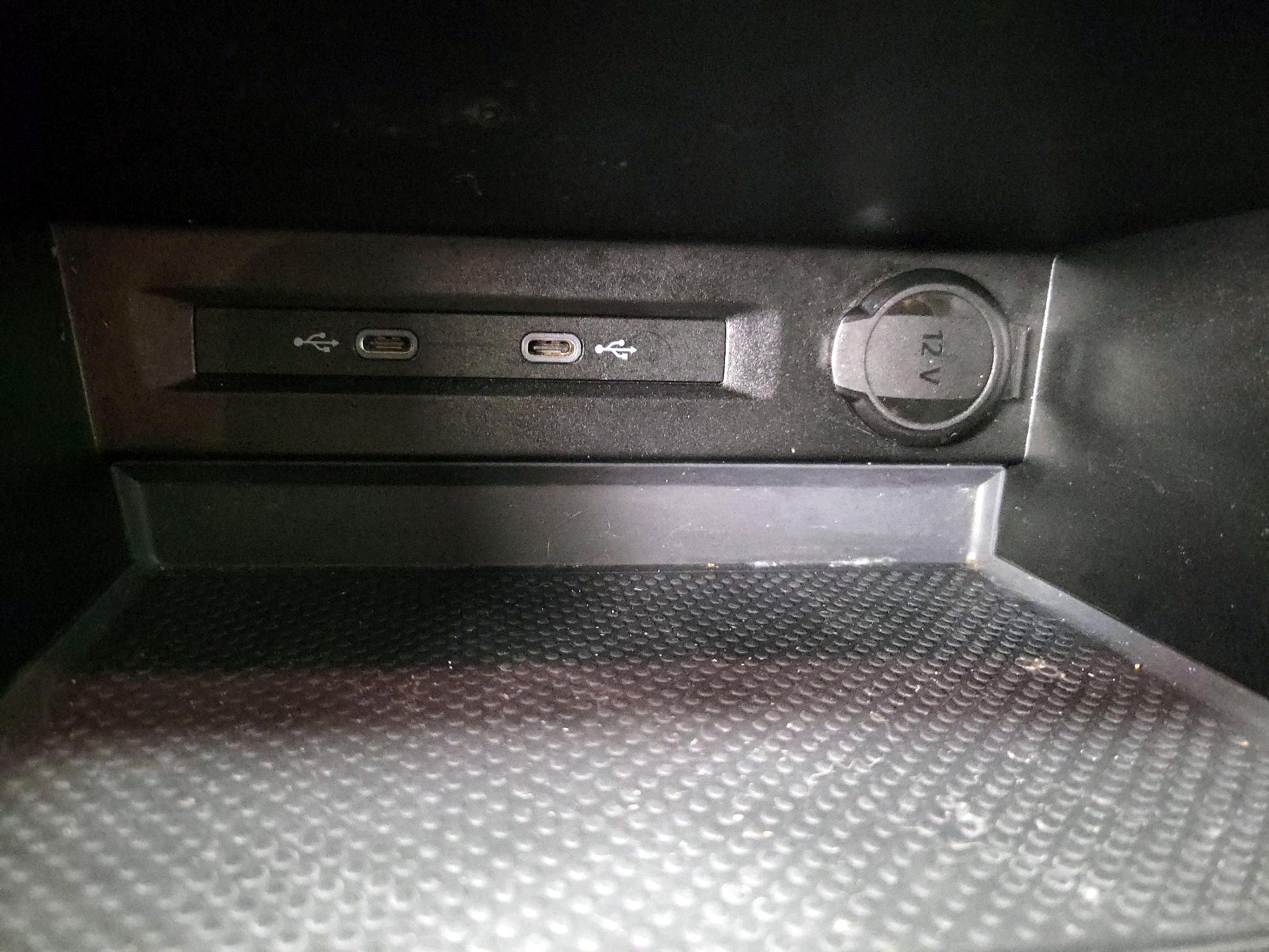 Thumbnail: 2021 Volkswagen Tiguan - 18