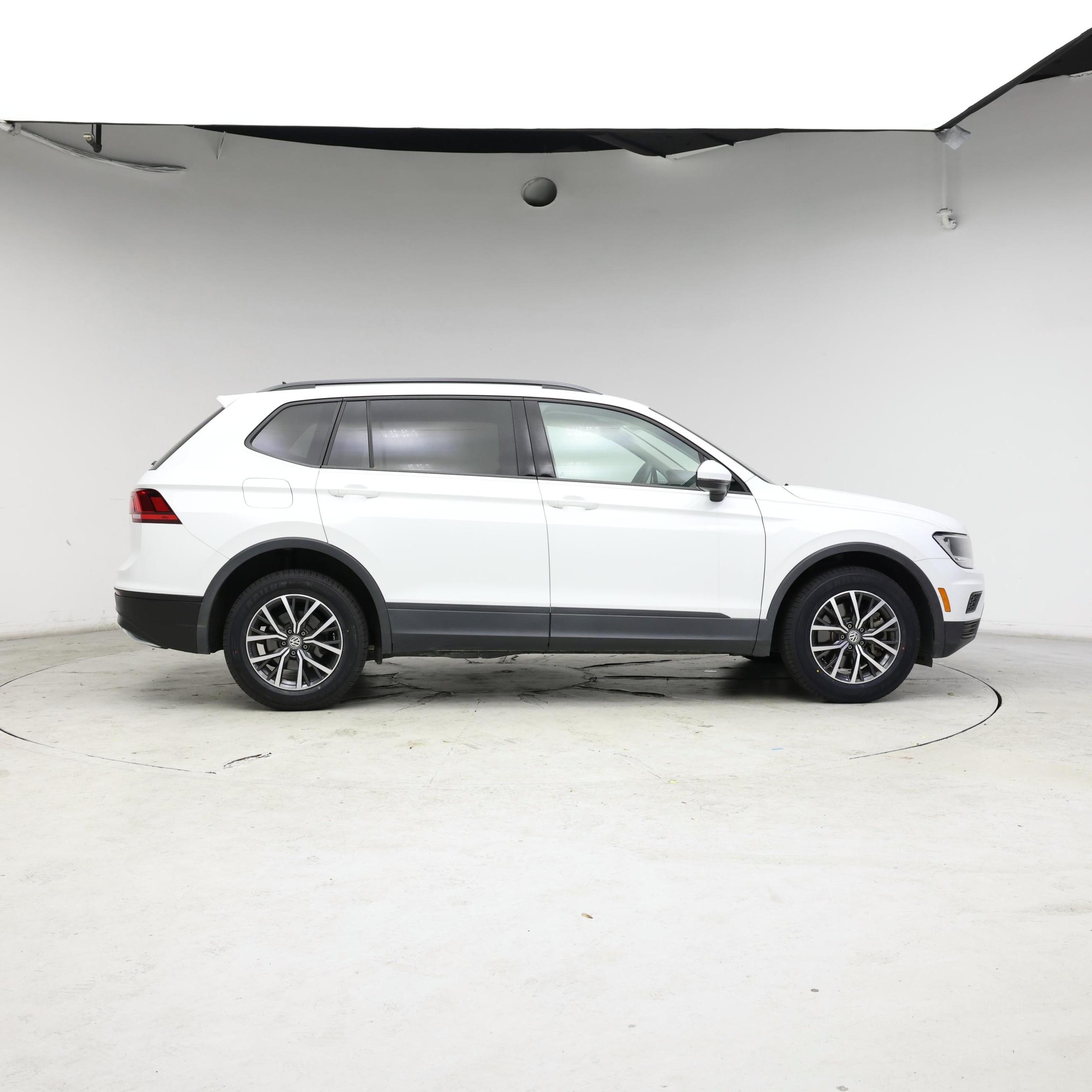 Thumbnail: 2021 Volkswagen Tiguan - 7