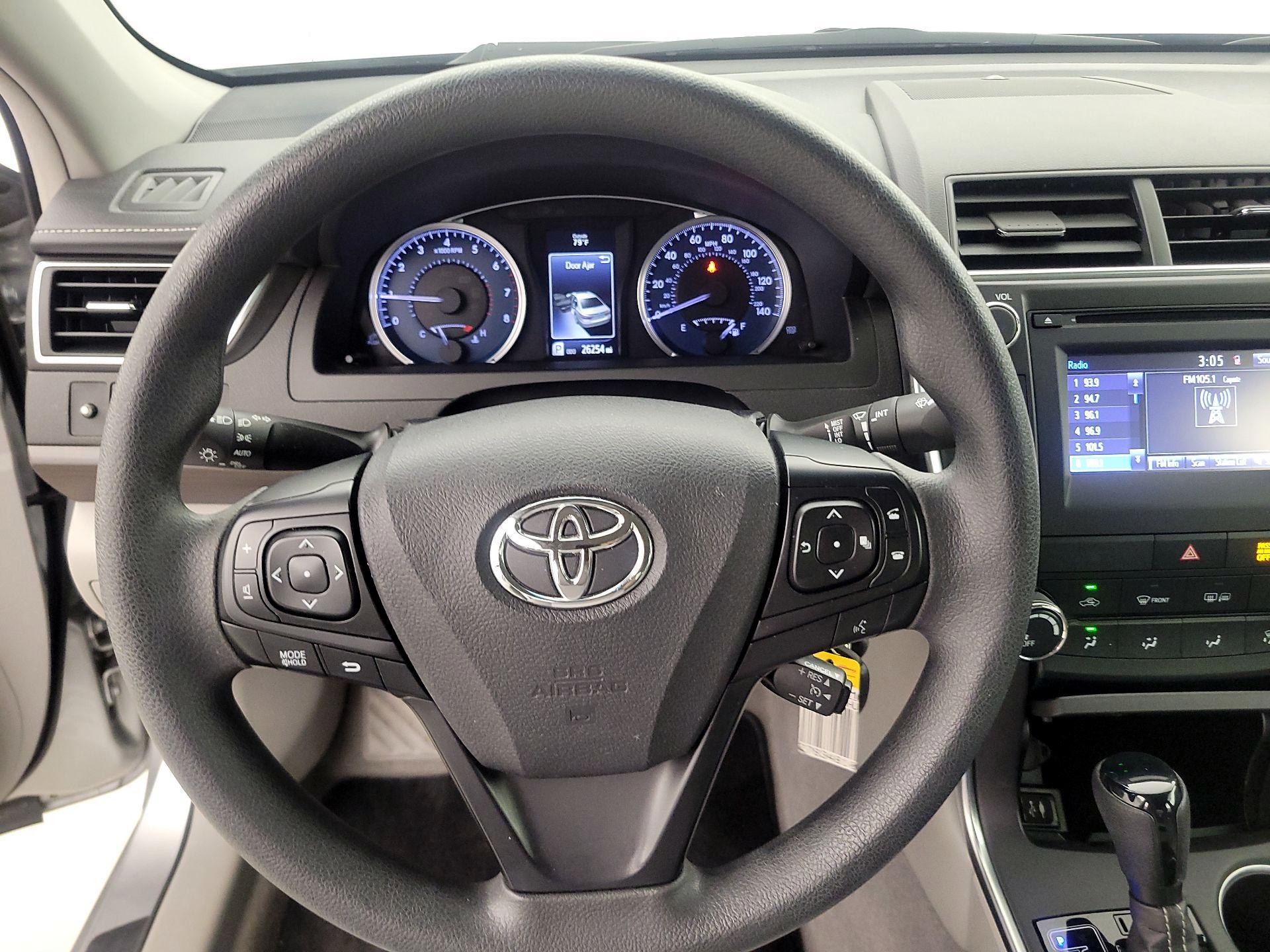 Thumbnail: 2017 Toyota Camry - 10