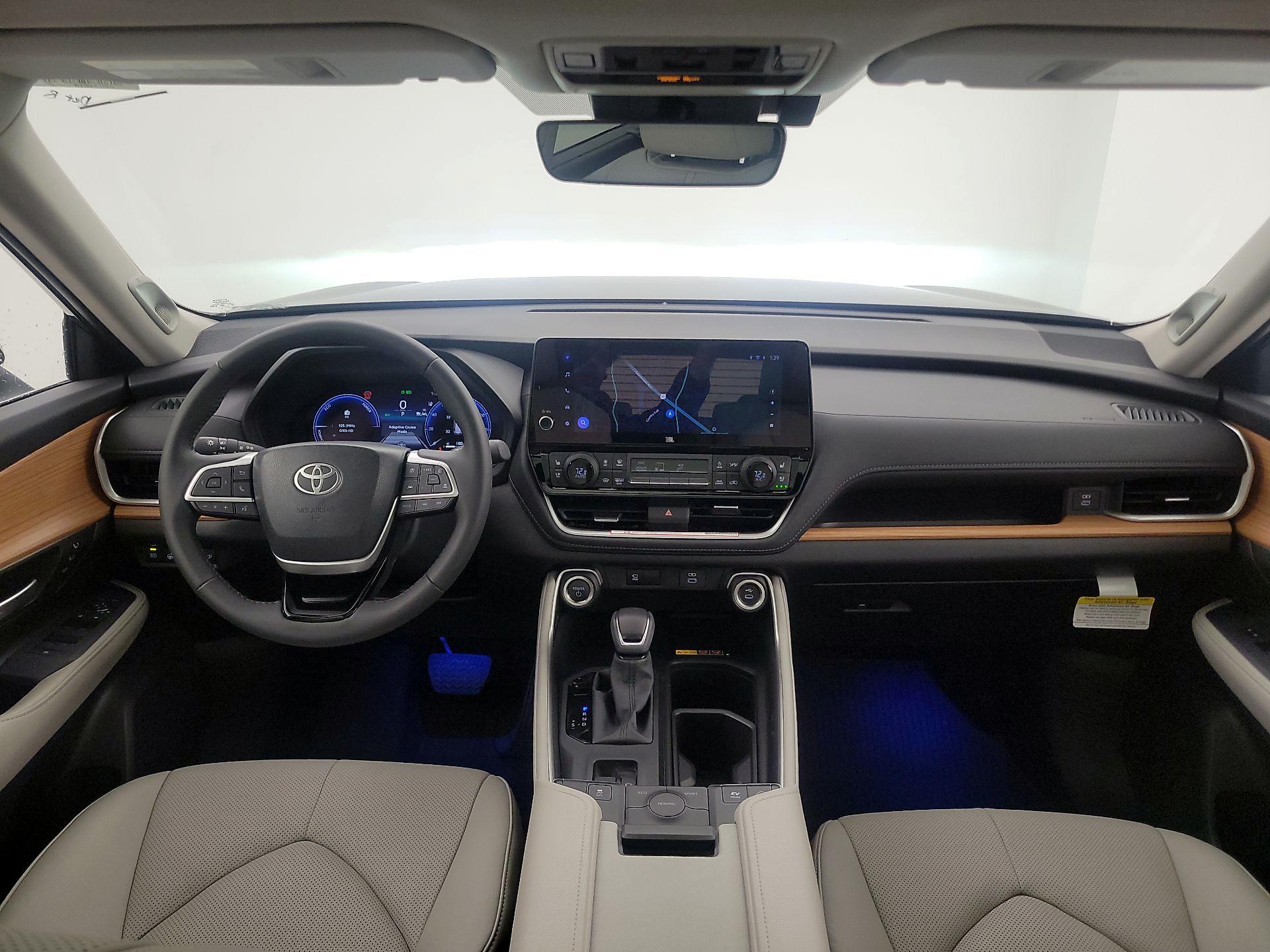 Thumbnail: 2025 Toyota Highlander - 9