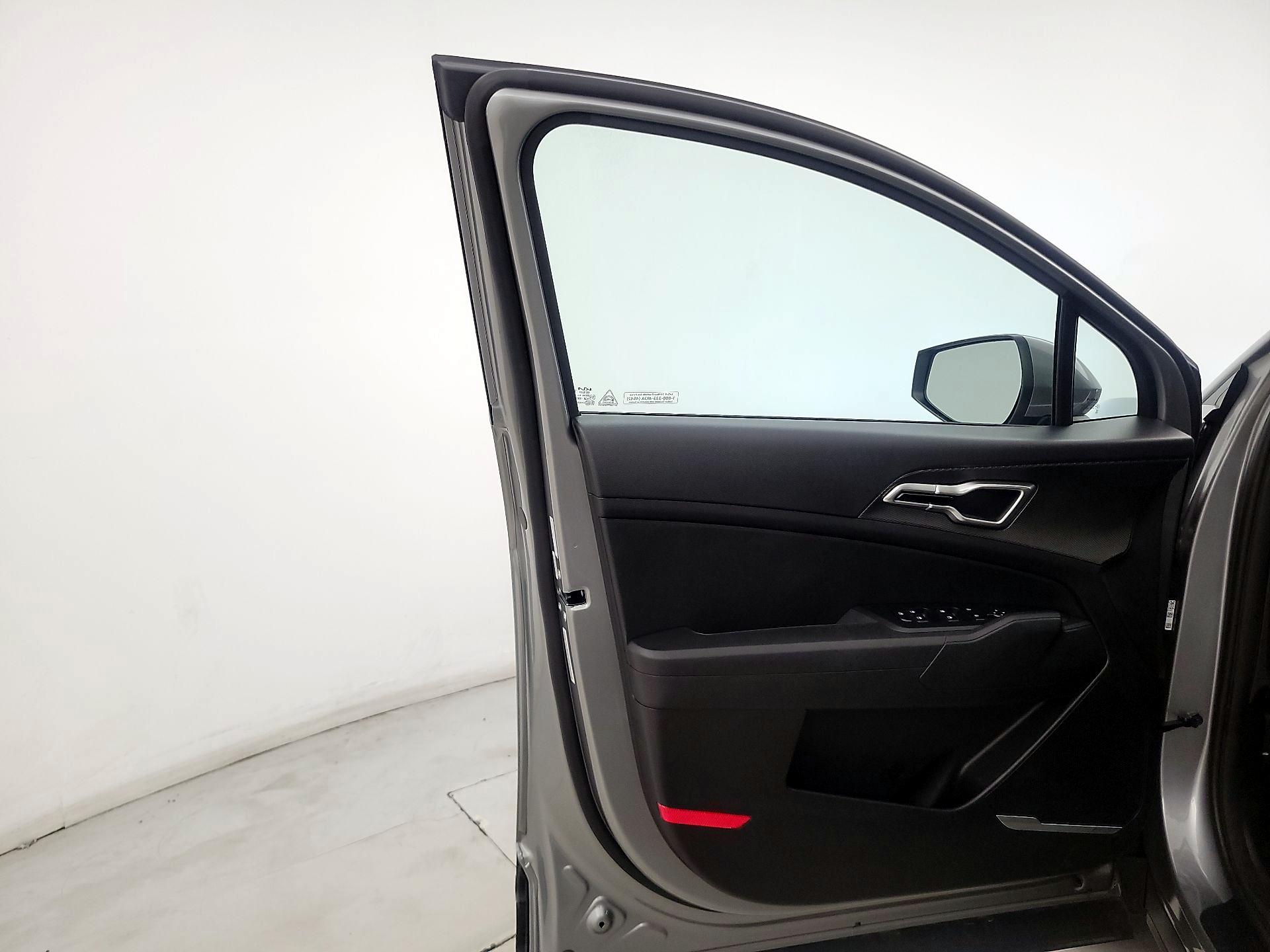 Thumbnail: 2024 Kia Sportage - 12