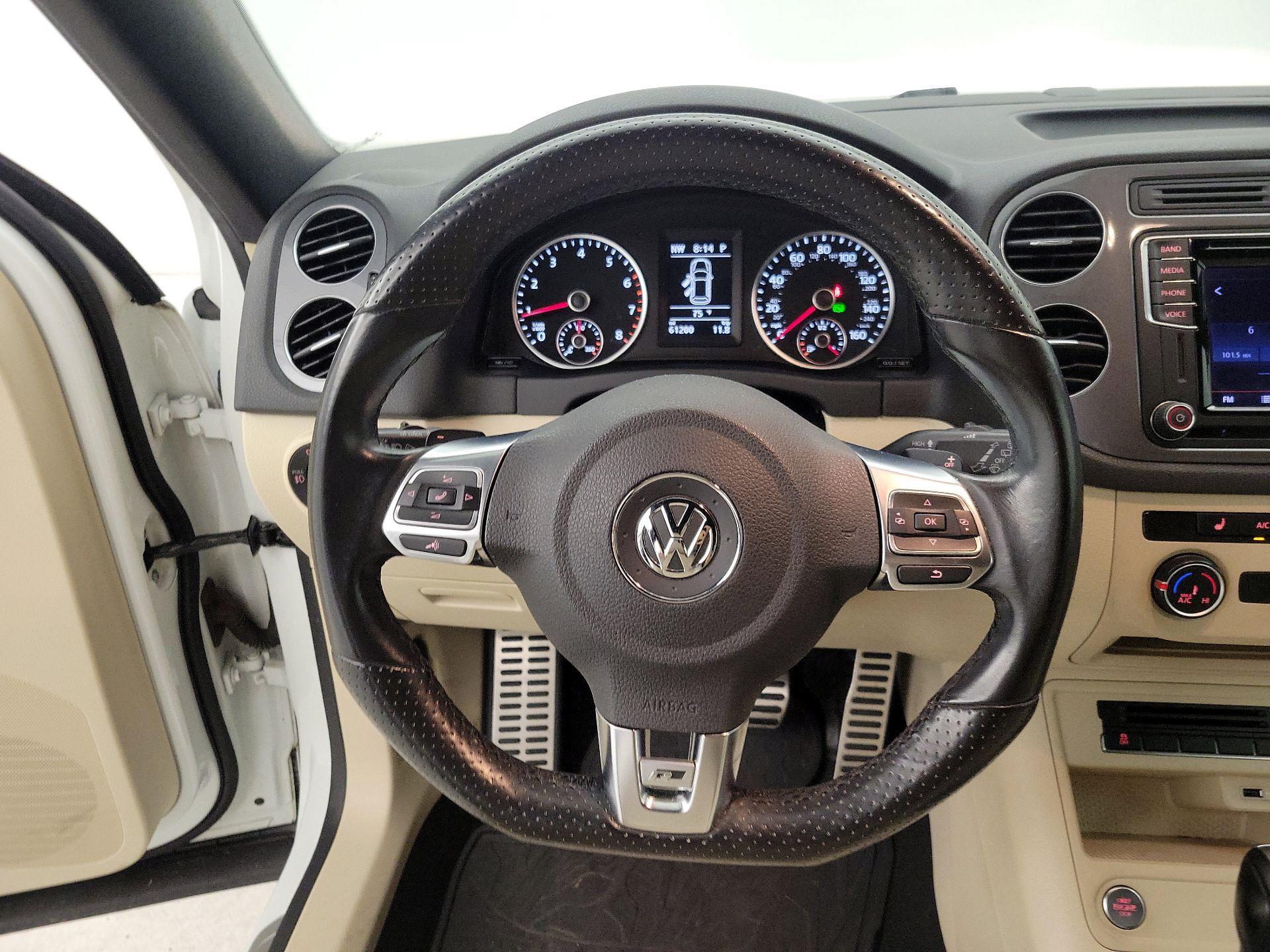 Thumbnail: 2016 Volkswagen Tiguan - 10