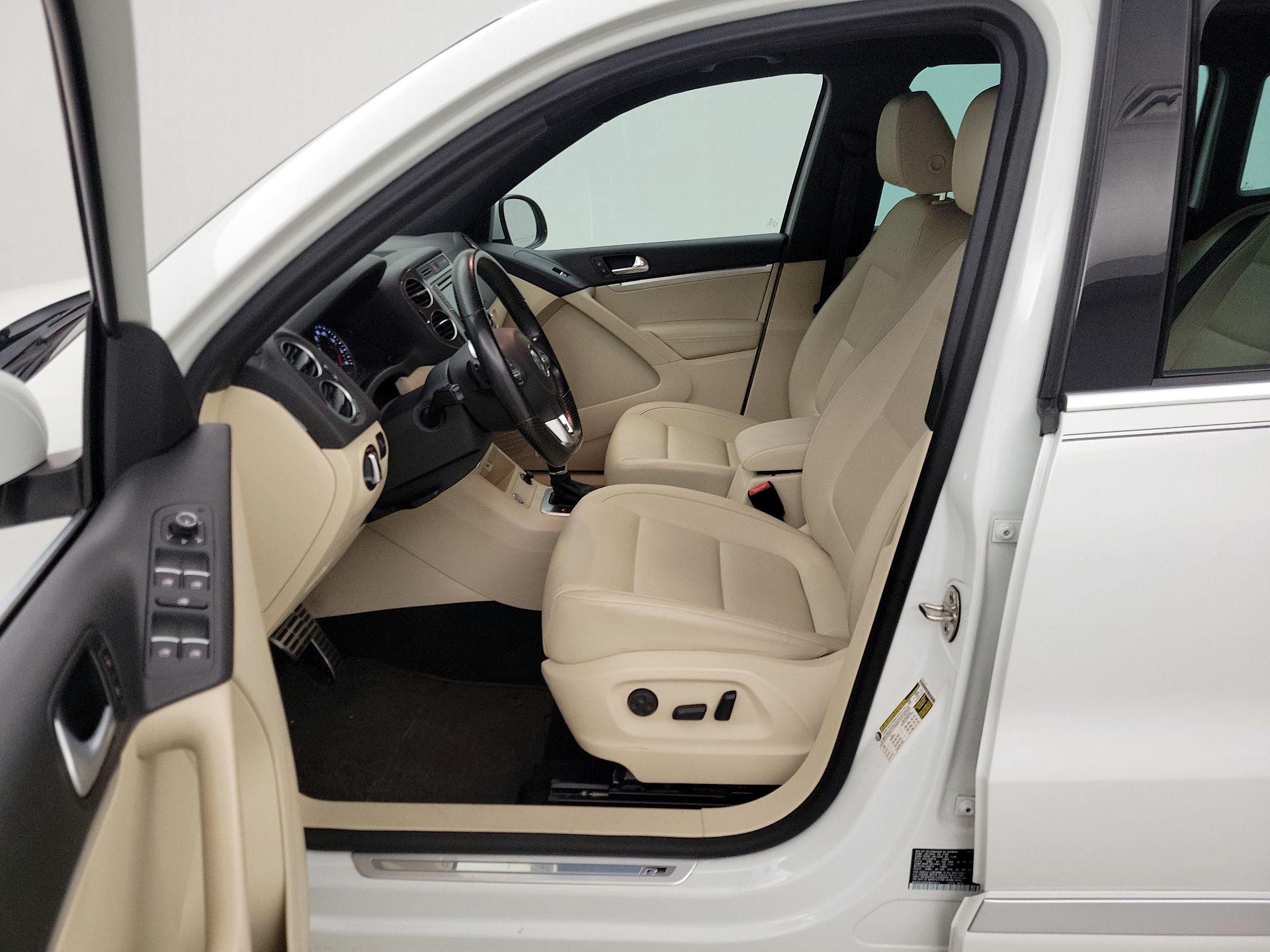 Thumbnail: 2016 Volkswagen Tiguan - 11