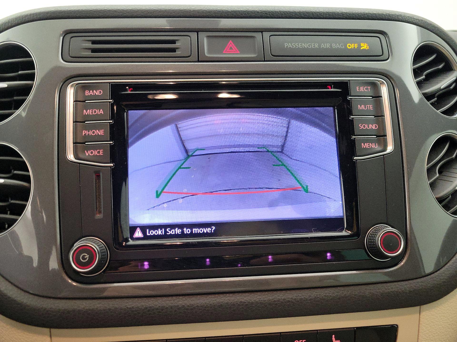 Thumbnail: 2016 Volkswagen Tiguan - 14