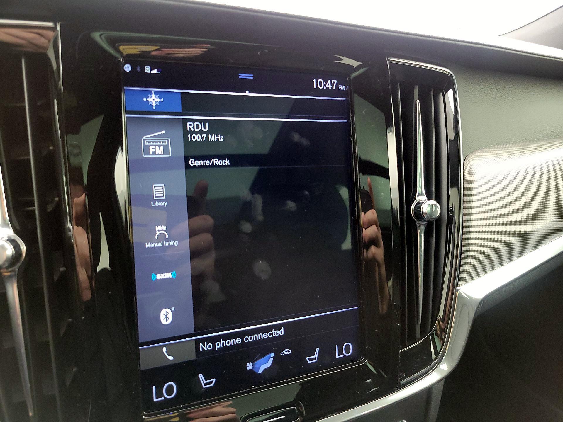 Thumbnail: 2019 Volvo V90 - 16