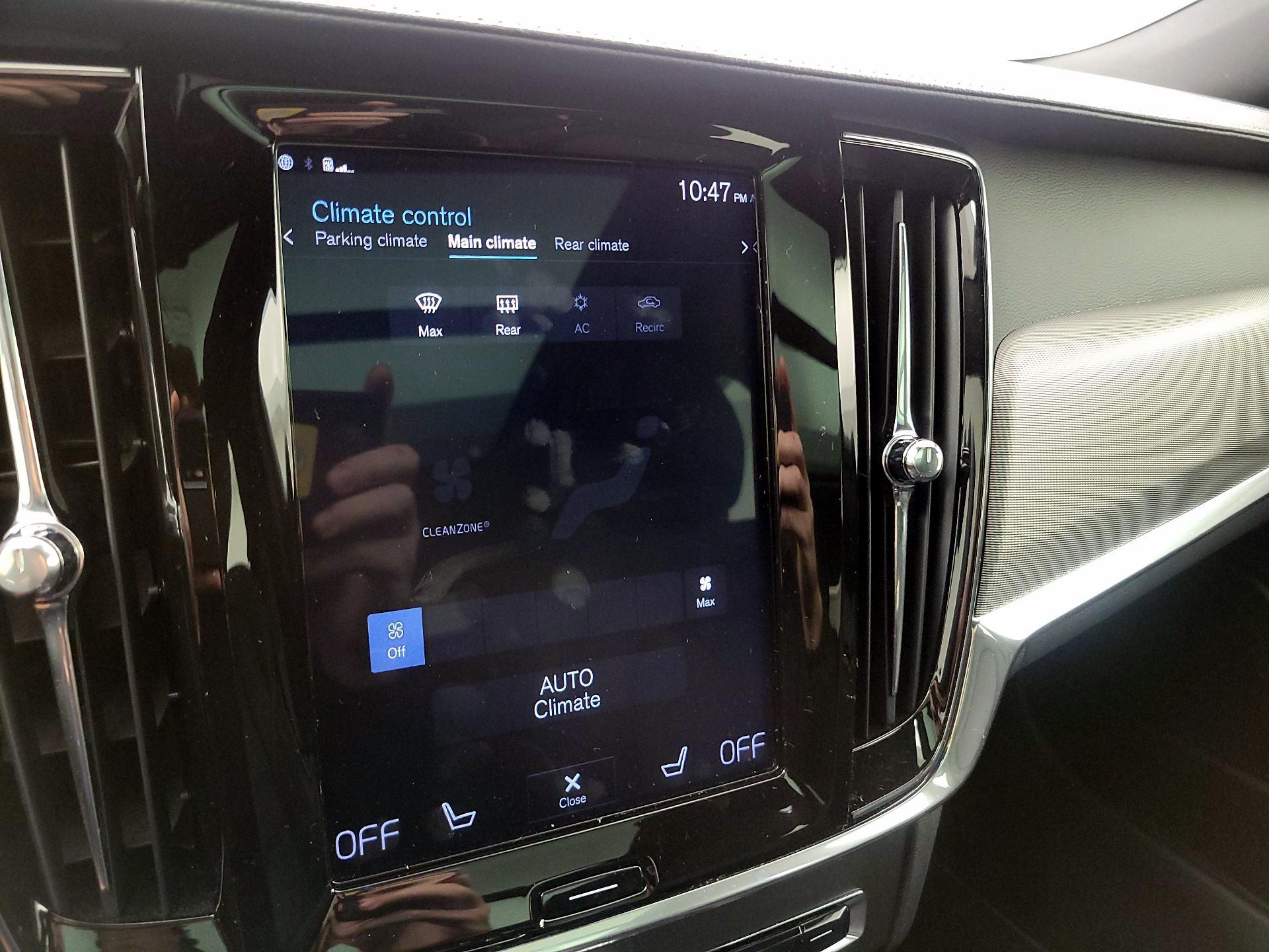 Thumbnail: 2019 Volvo V90 - 17